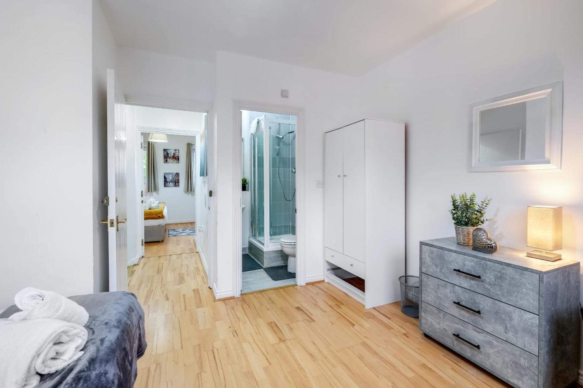 Mannys - & Cozy 4bed Diamond Apartment *