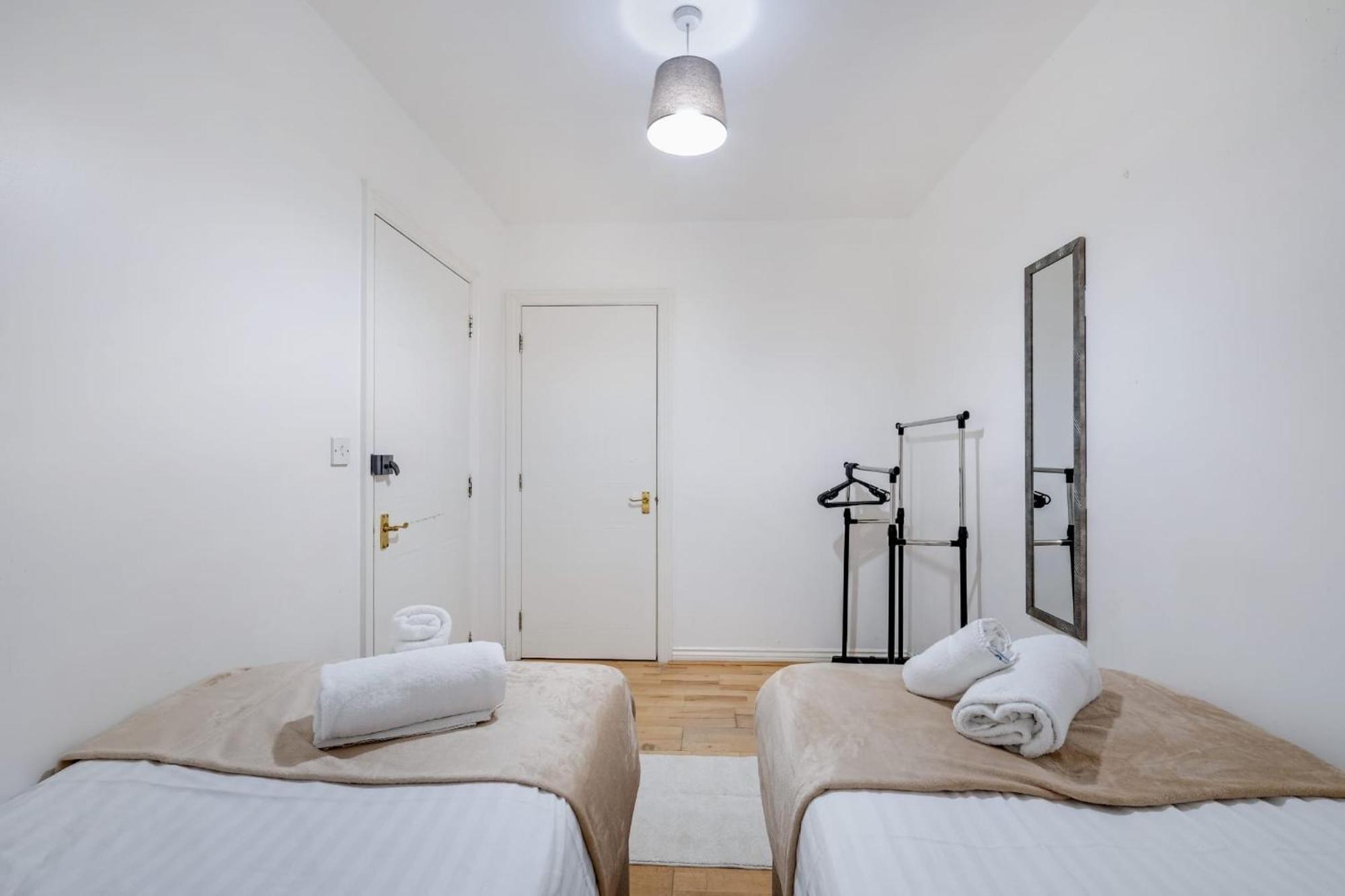 Apartment Mannys - & Cozy 4bed Diamond London