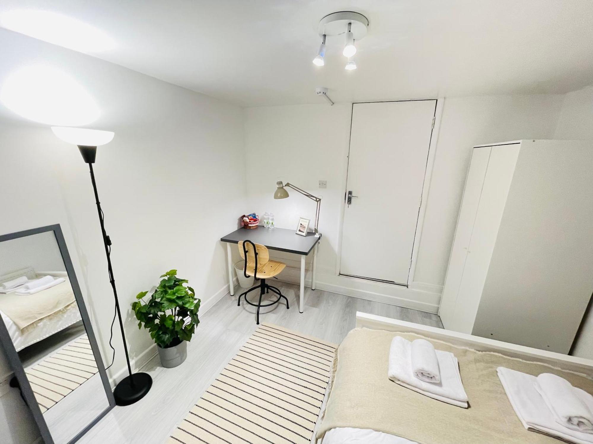 Leytonstone House - Sleepylodge Guest house *