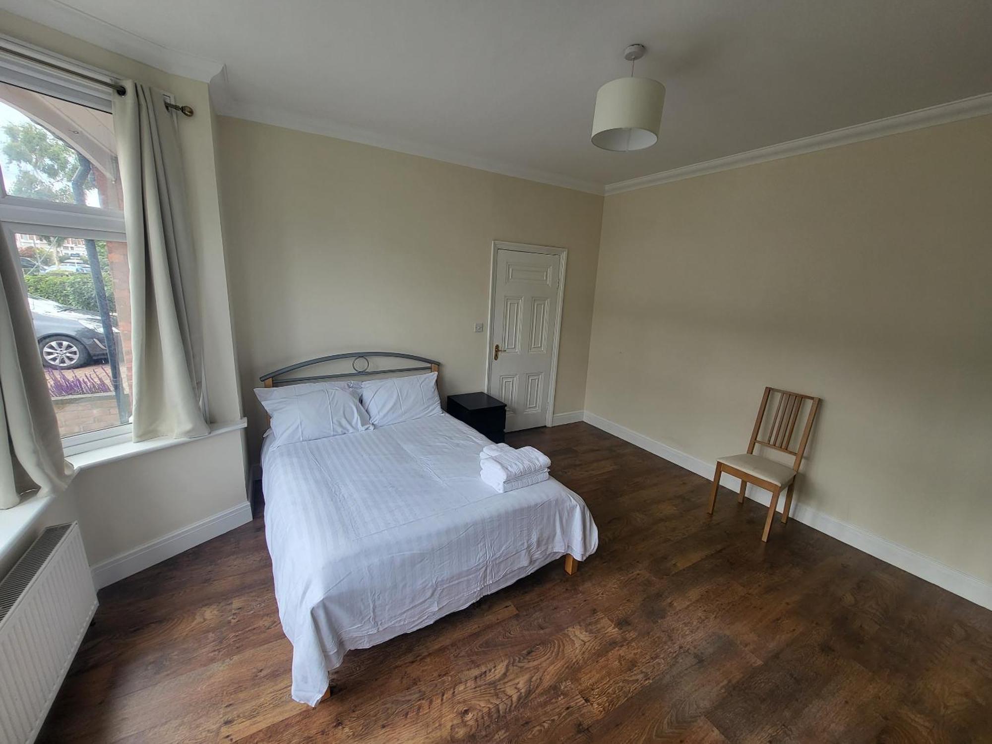 Spacious Central 5 Bedroom House By Tube Station * Londen