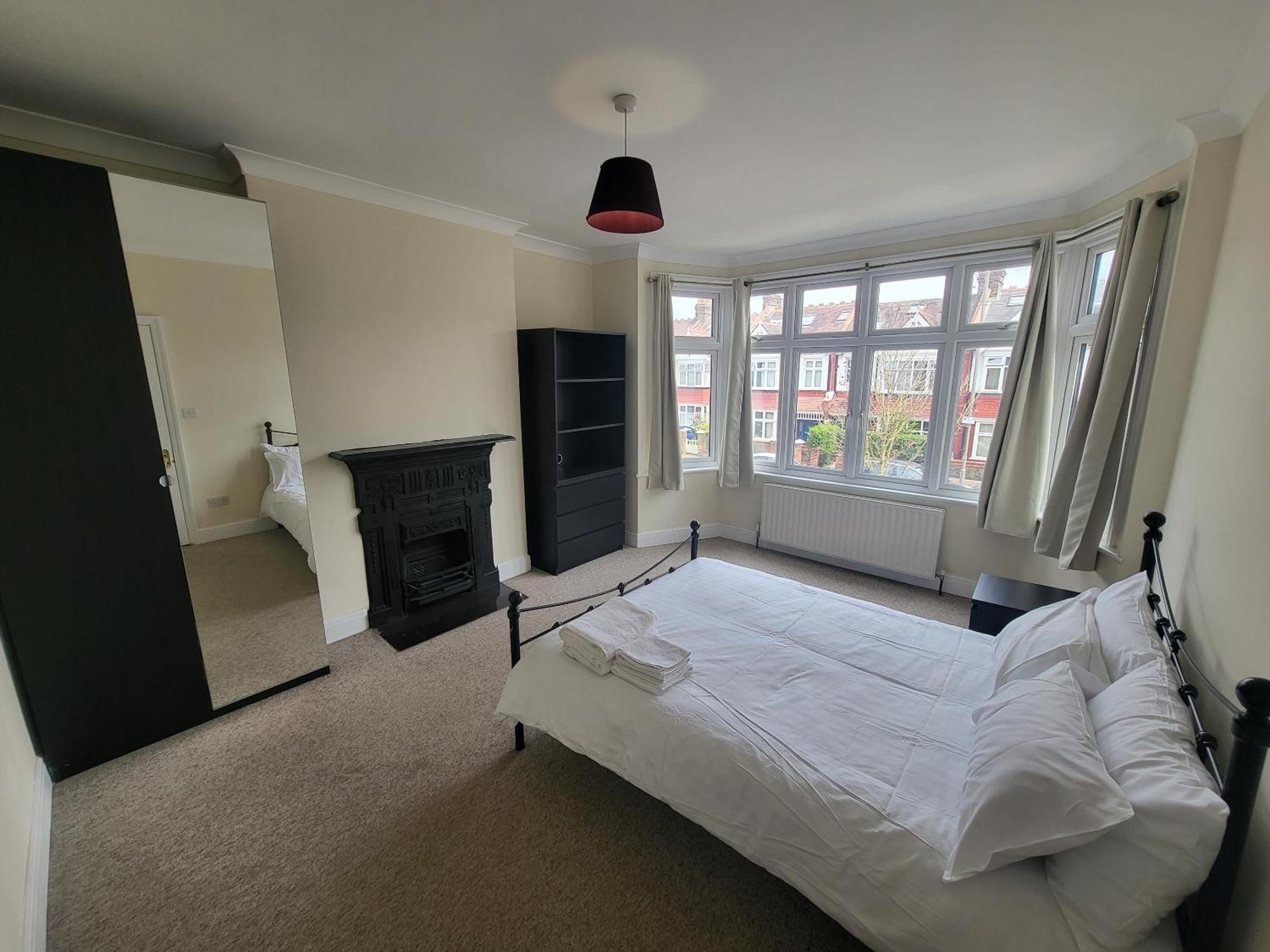 Spacious Central 5 Bedroom House By Tube Station Appartement