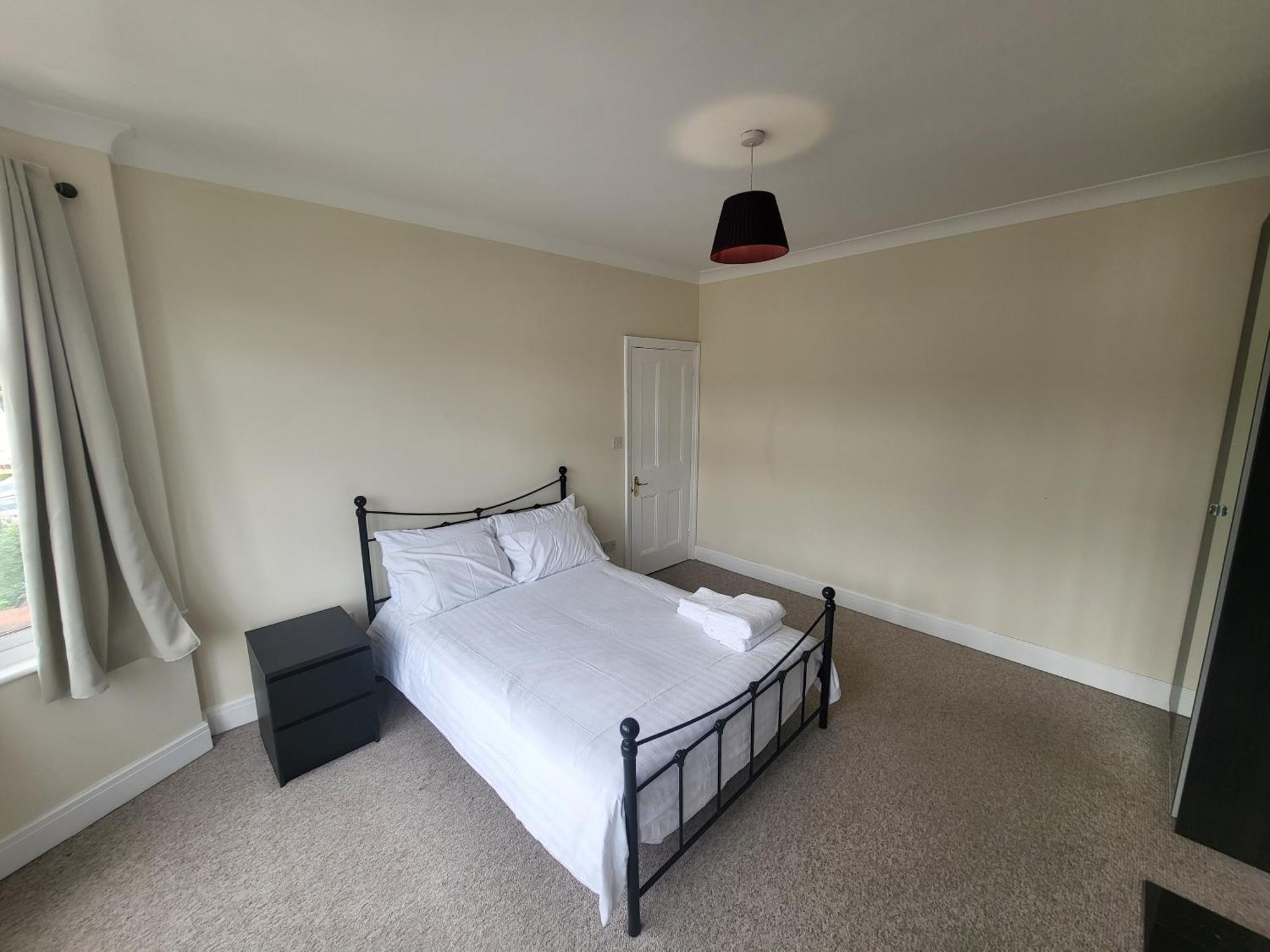 Spacious Central 5 Bedroom House By Tube Station Londen