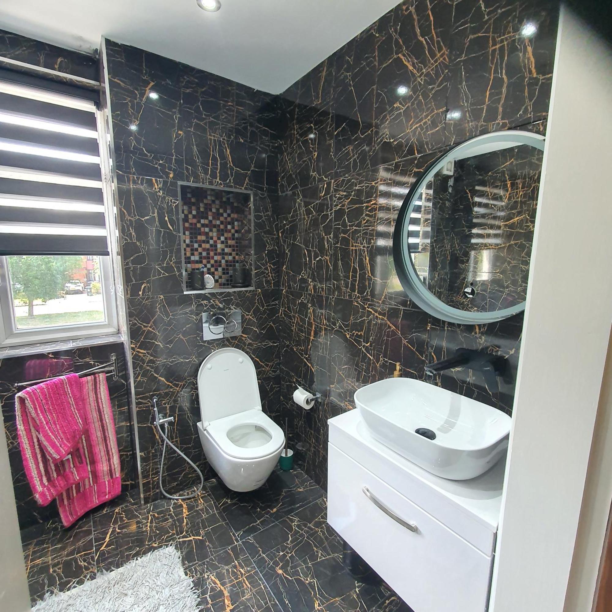 64 Salmon Street Homestay London