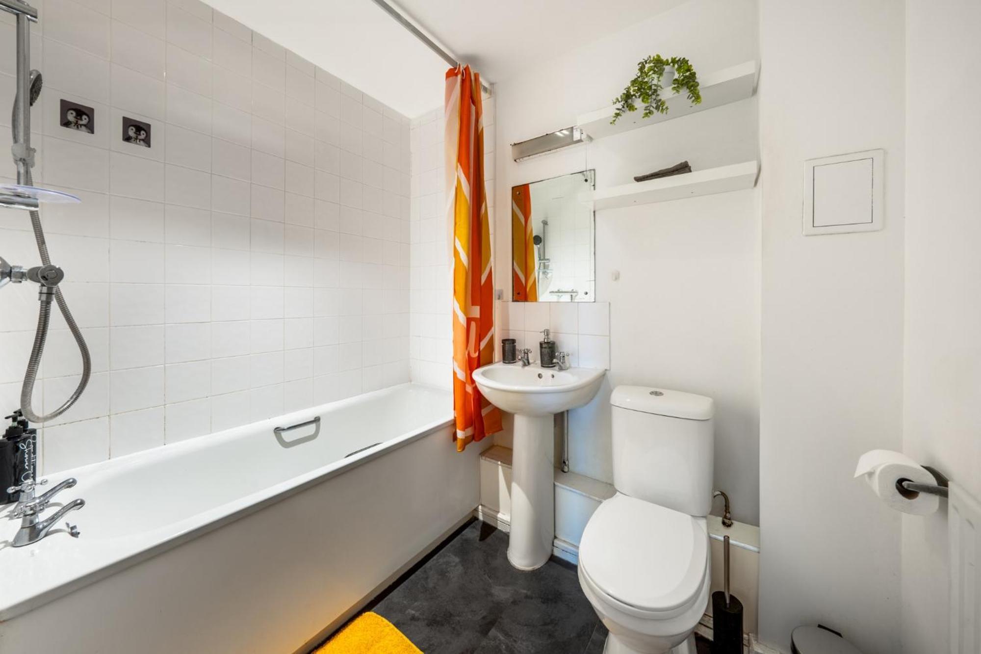 London*stamfordhill *2br*sleeps 5*2 Tube Lines*contractors*relocation Appartement