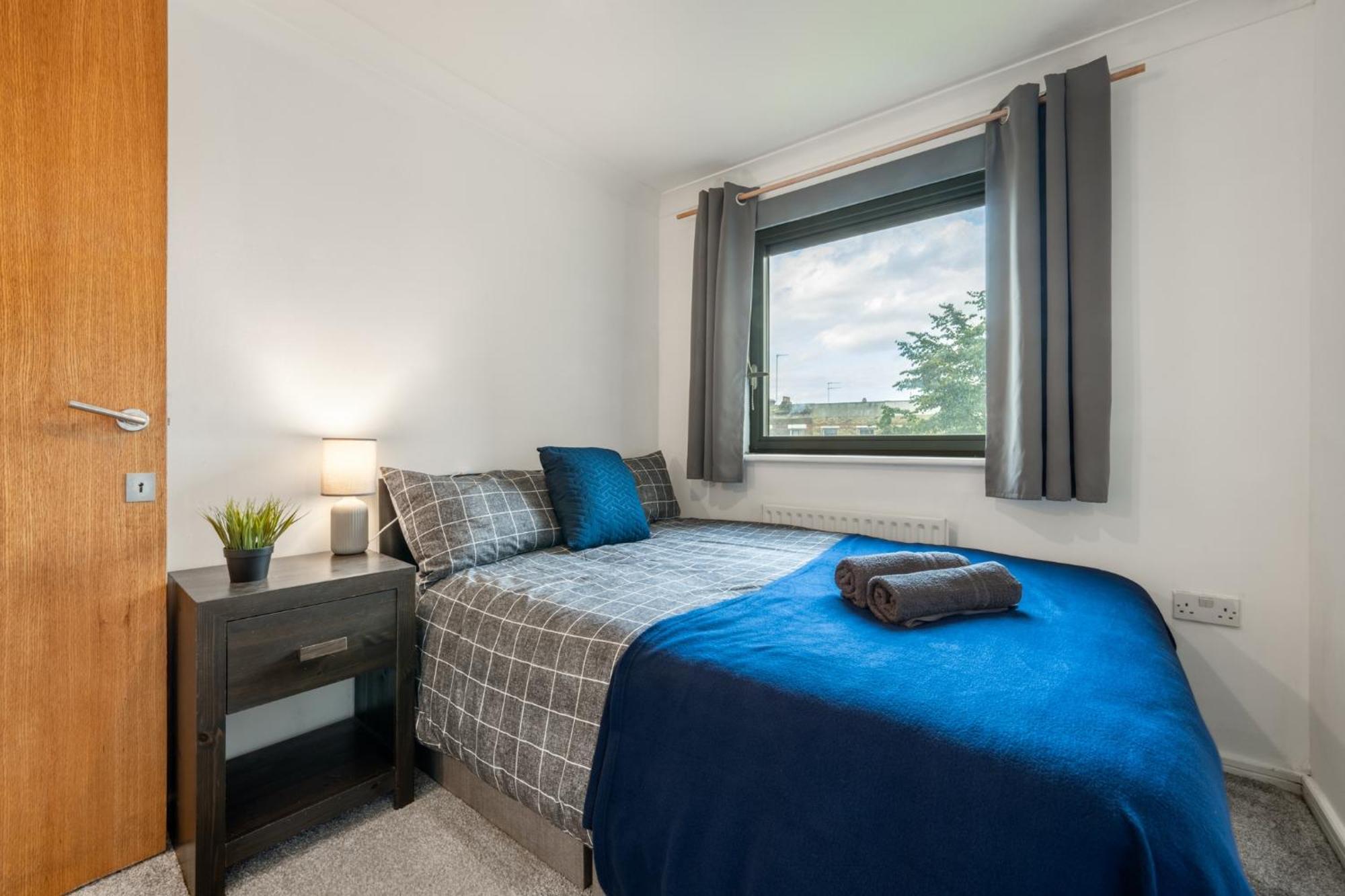 Appartement London*stamfordhill *2br*sleeps 5*2 Tube Lines*contractors*relocation *