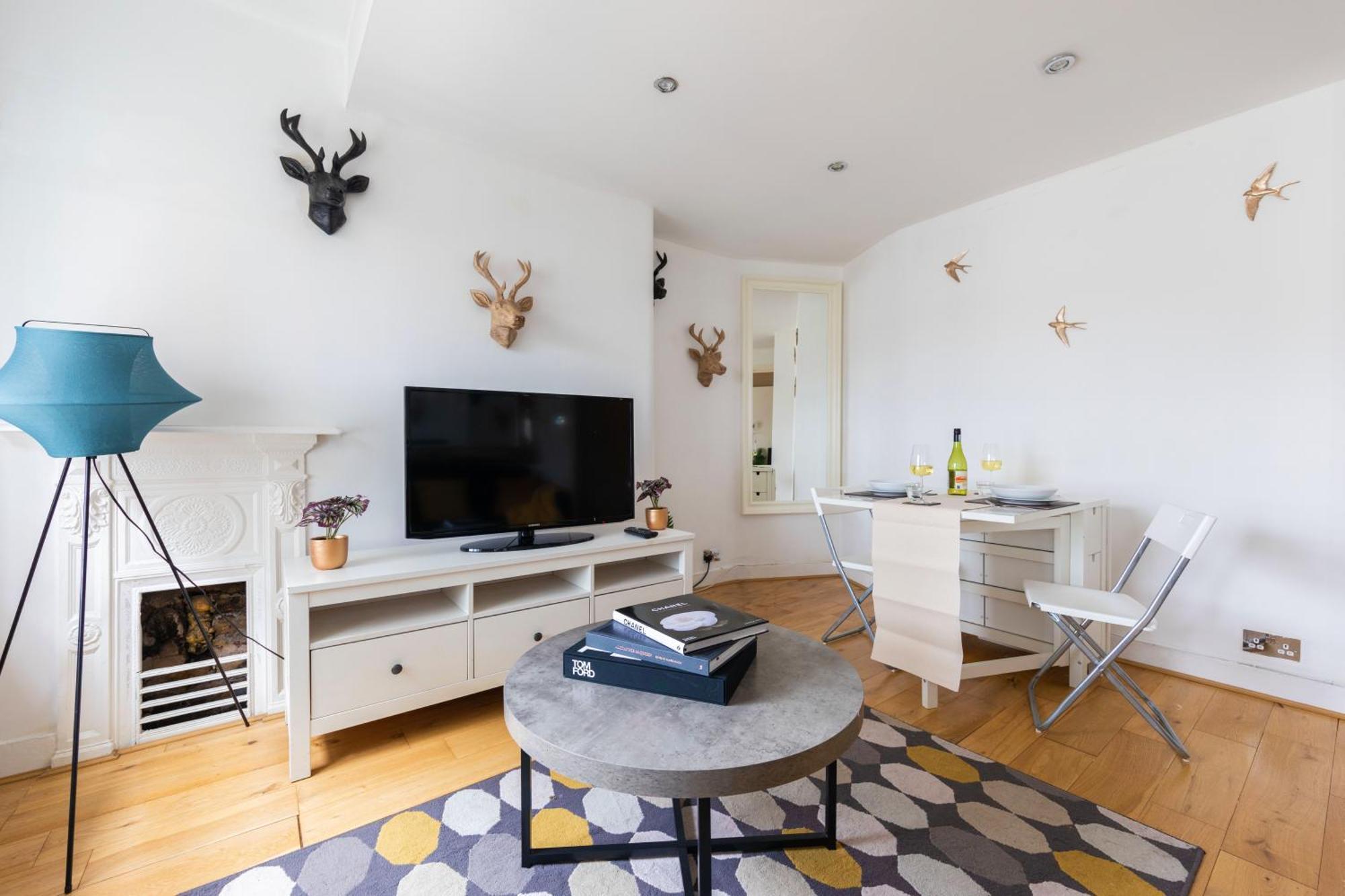 Prime Location One-bed By Bond Street * Londres