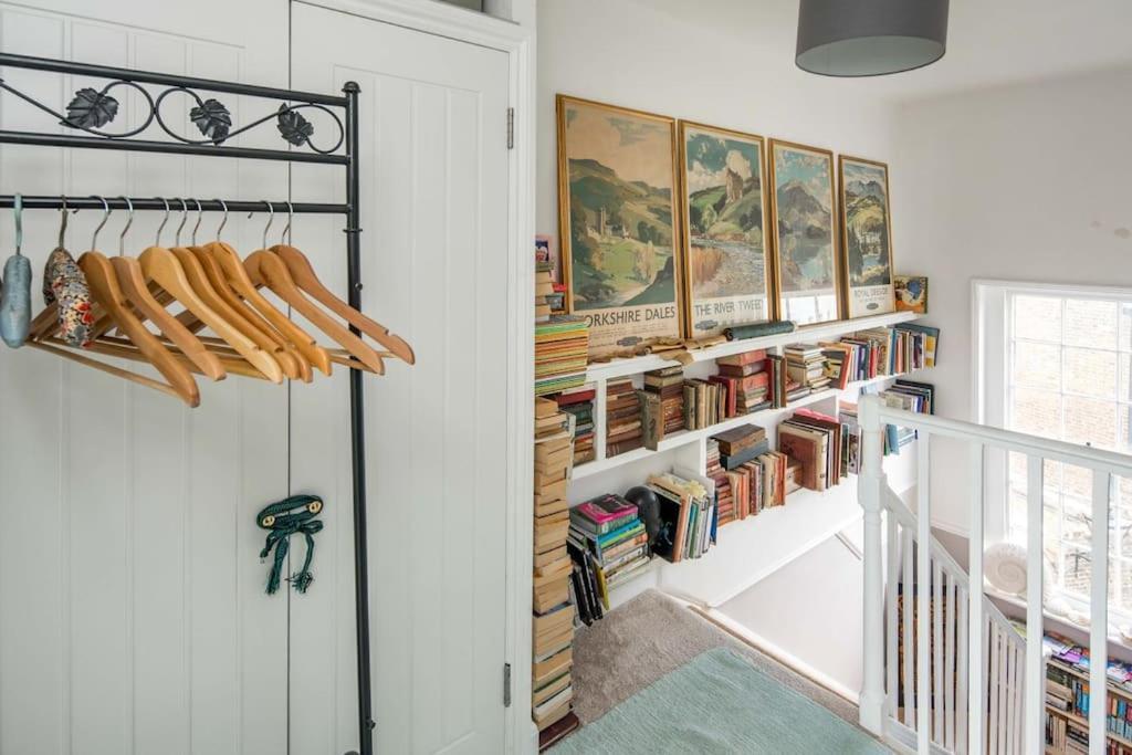 Artists Comfy Home, Near Camden Market Apartment