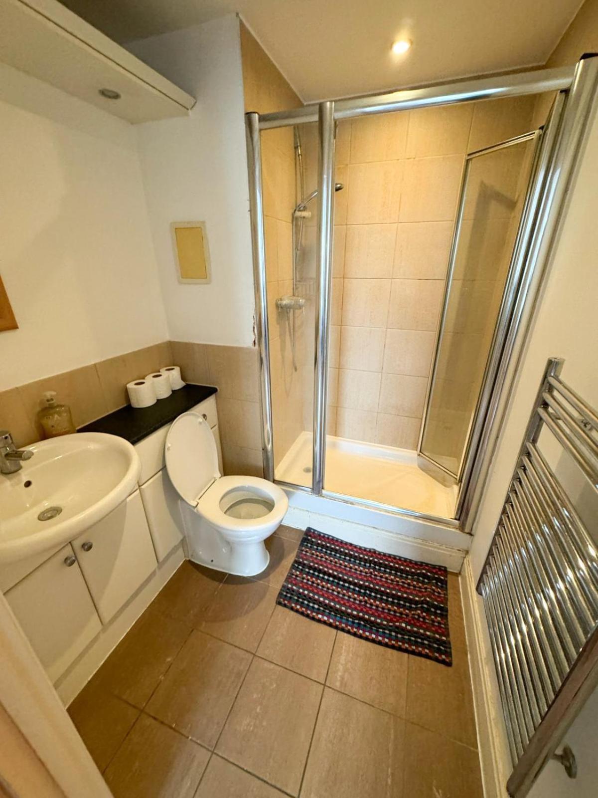 Clapham Court Penthouse Apartment London