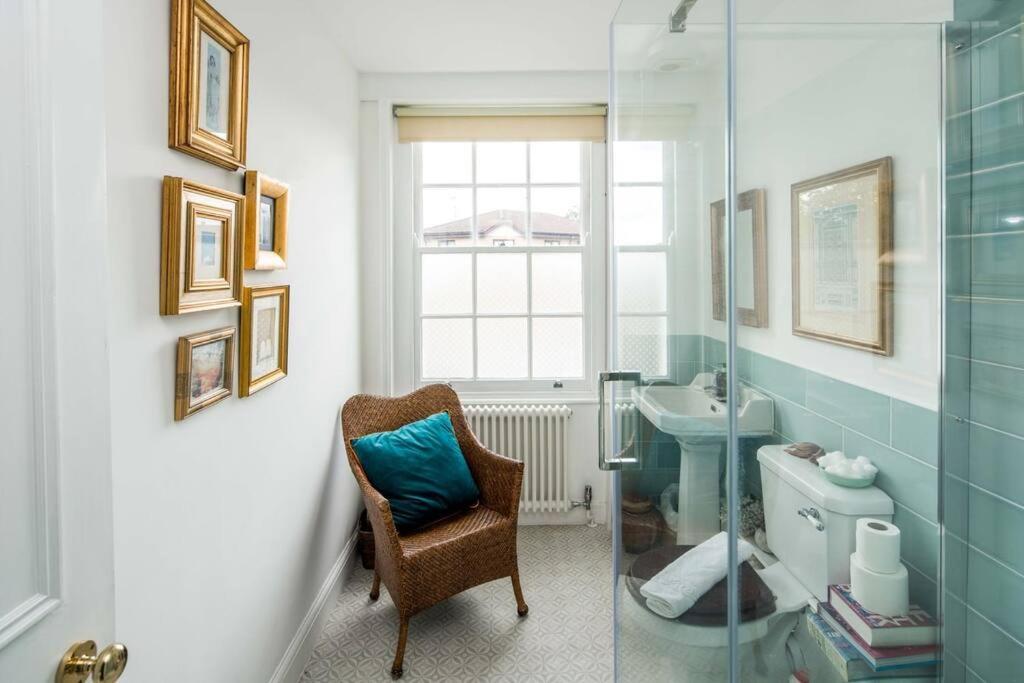 Artists Comfy Home, Near Camden Market London