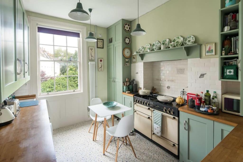 Artists Comfy Home, Near Camden Market Apartment