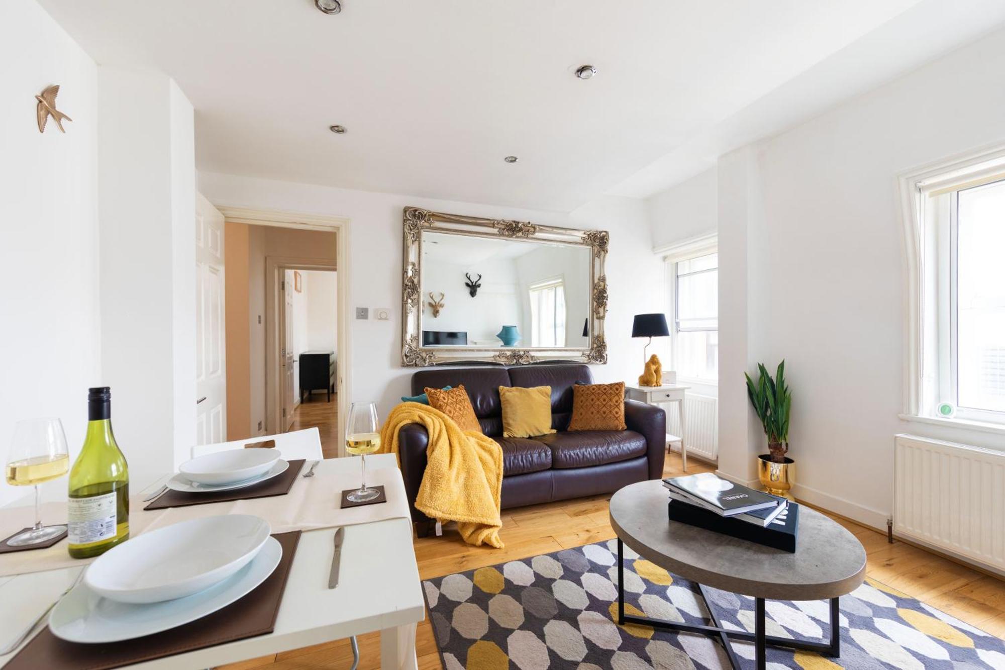 Prime Location One-bed By Bond Street Apartamento
