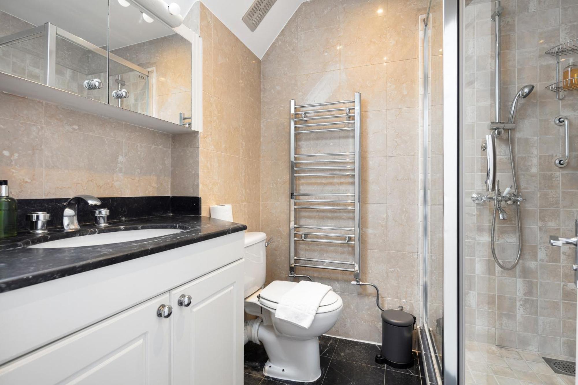 Rare 4beds Townhouse In Kensington With Patio Holiday home