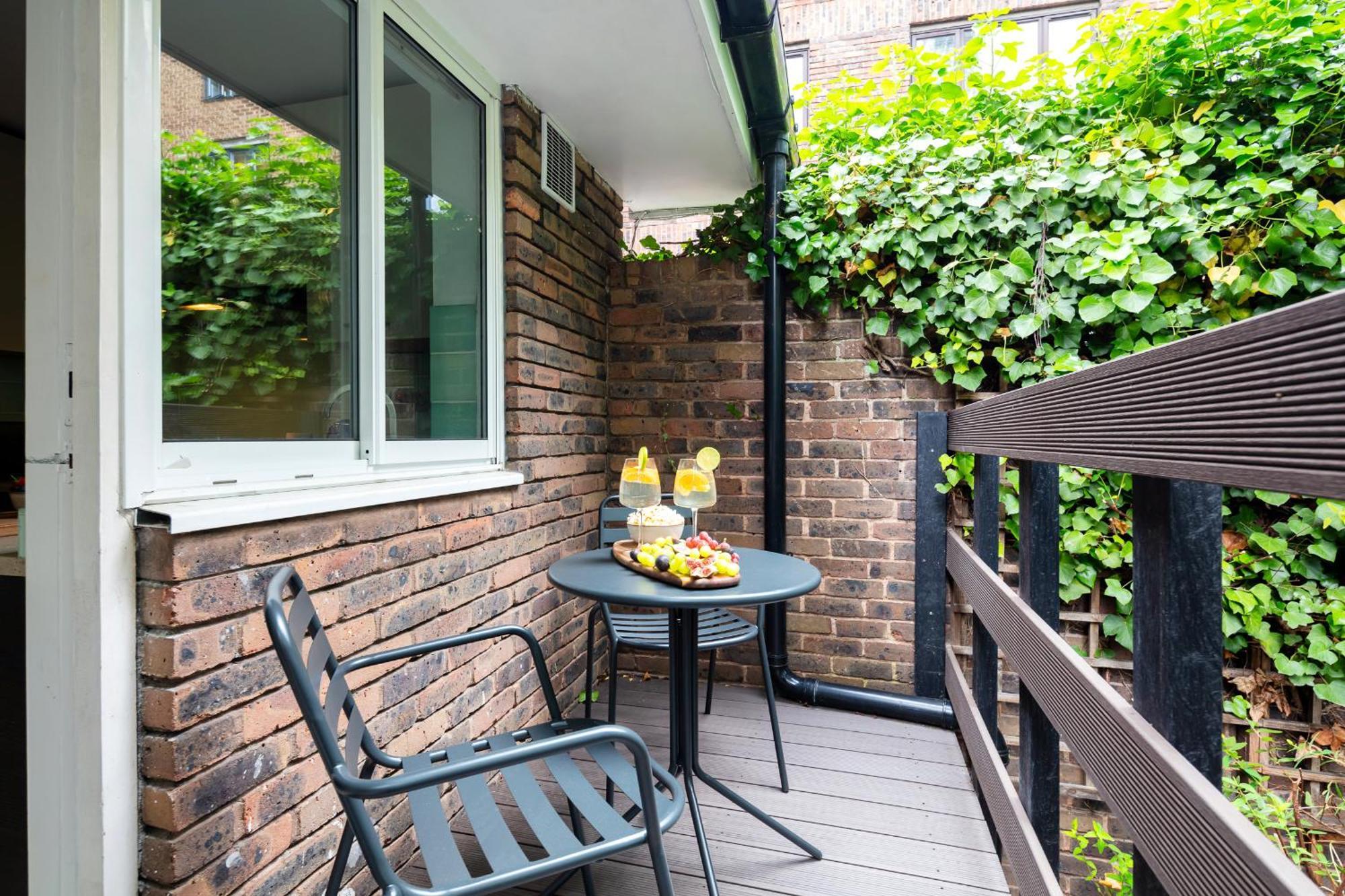 Rare 4beds Townhouse In Kensington With Patio Holiday home London