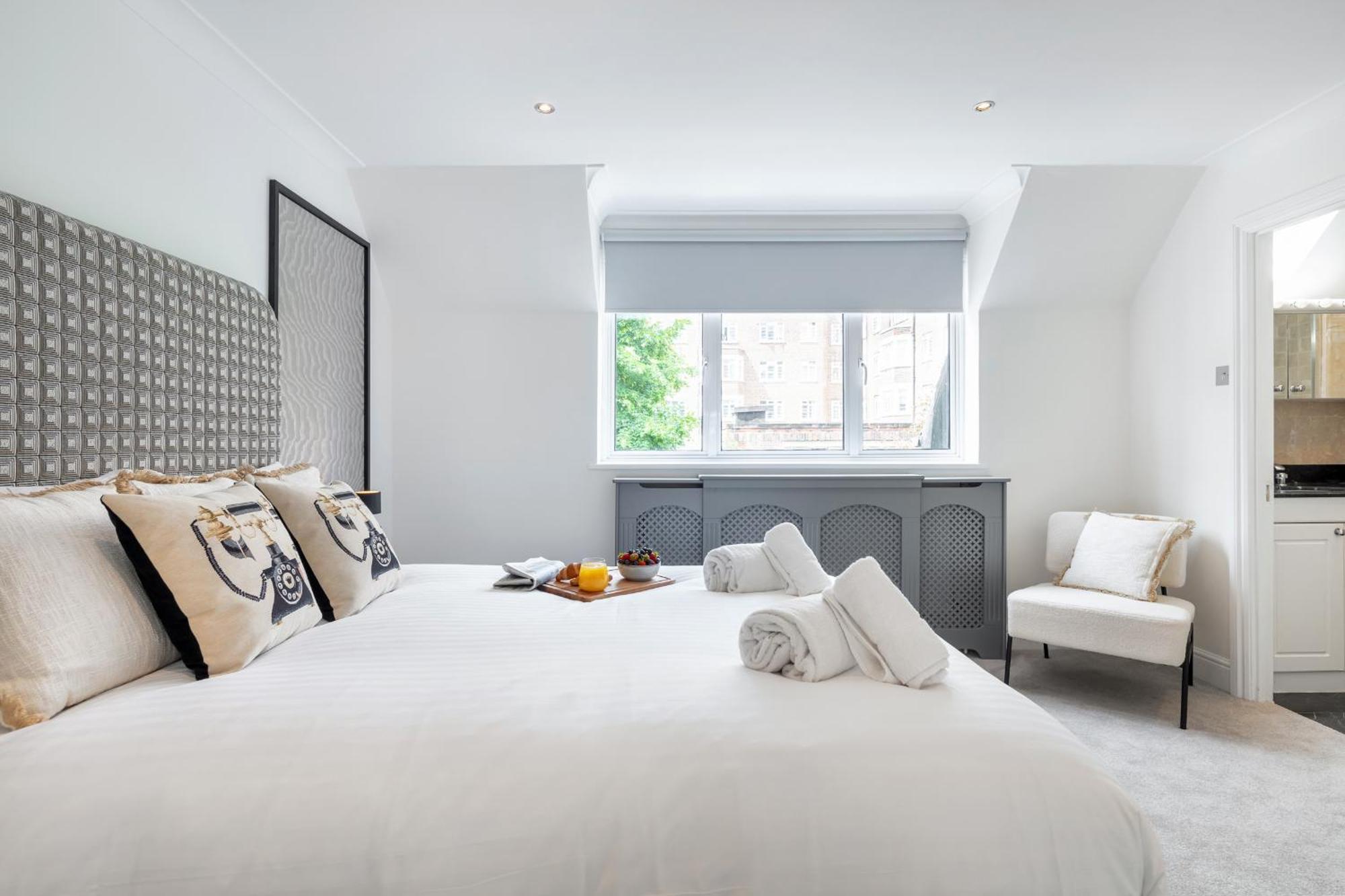Rare 4beds Townhouse In Kensington With Patio London