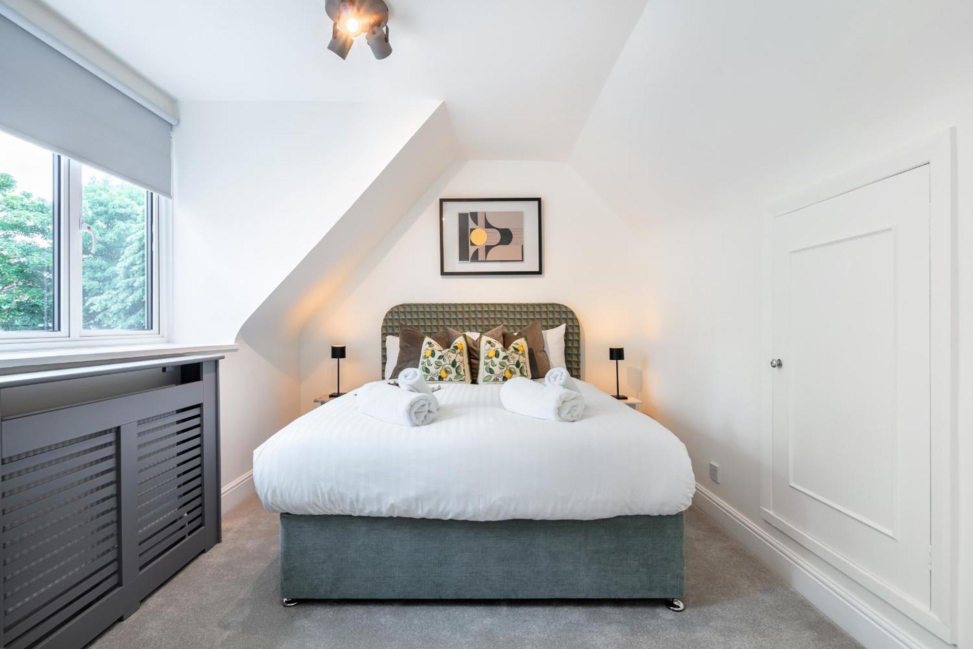 Rare 4beds Townhouse In Kensington With Patio * London