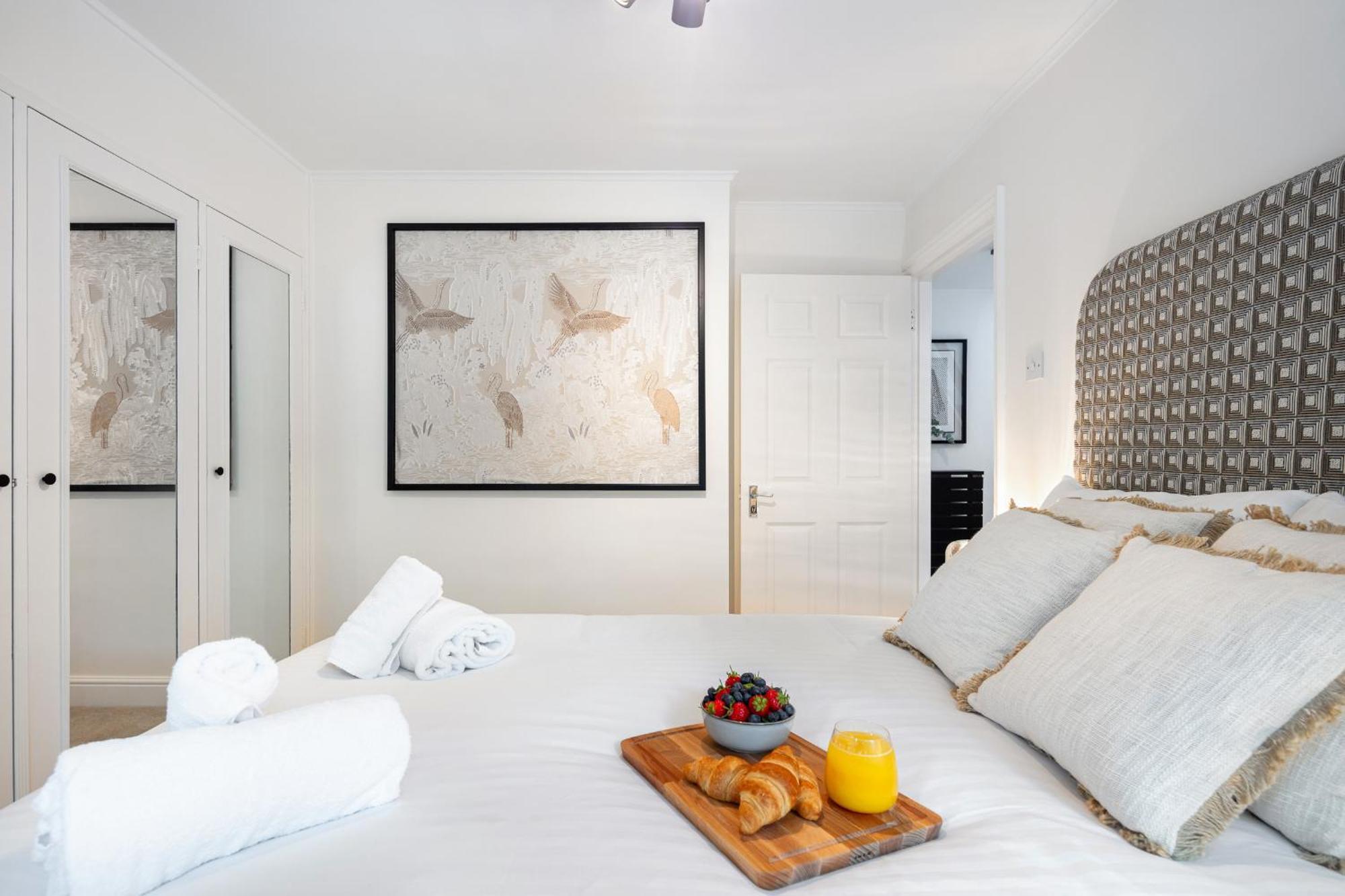 Rare 4beds Townhouse In Kensington With Patio Holiday home *