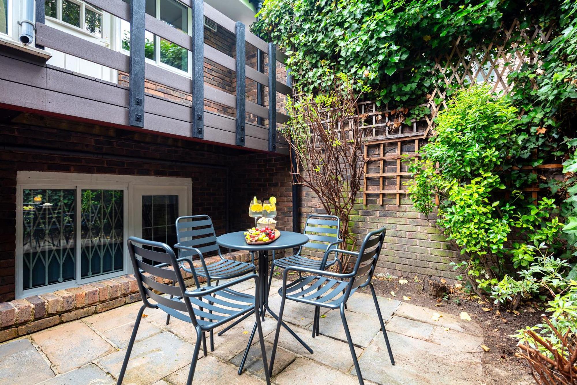 Rare 4beds Townhouse In Kensington With Patio Holiday home *