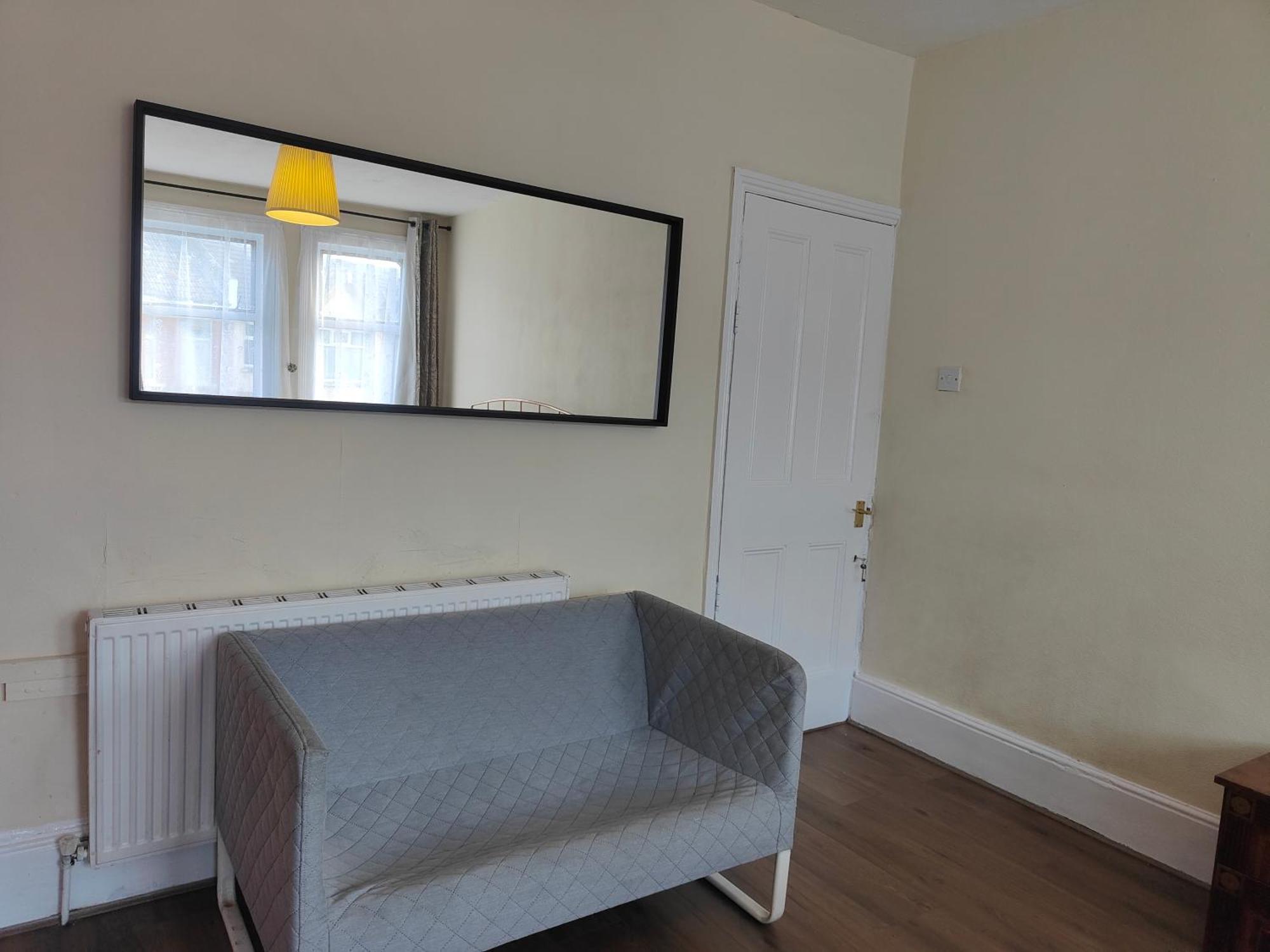 Guest house Elegant King Bed Get Away London