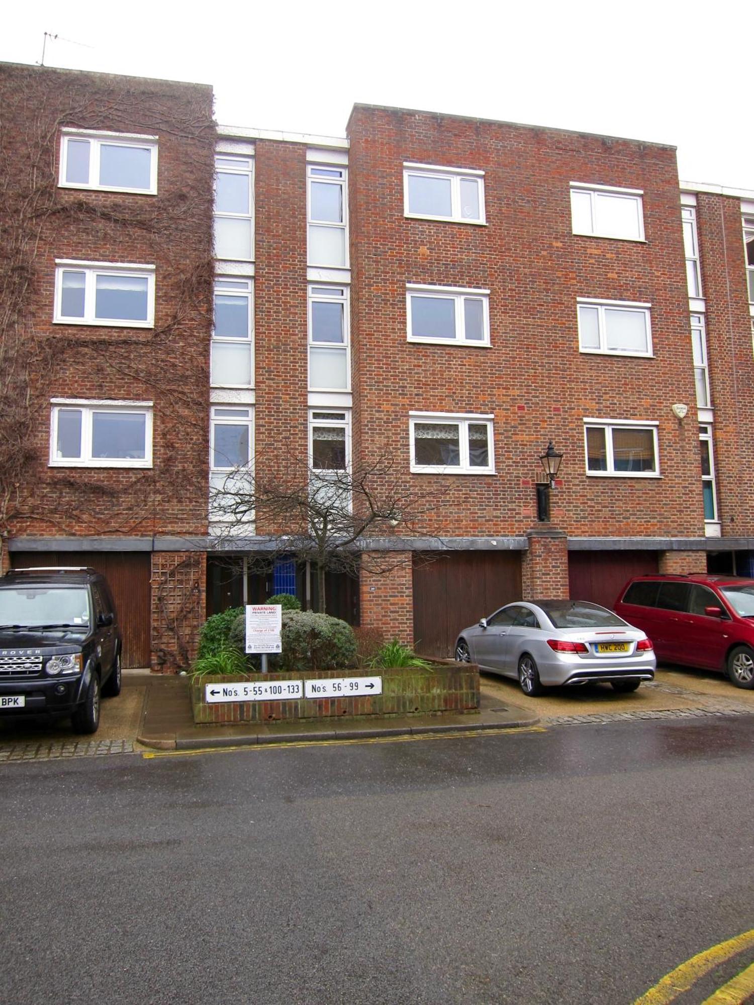 Woodsford Sq - Private Parking London