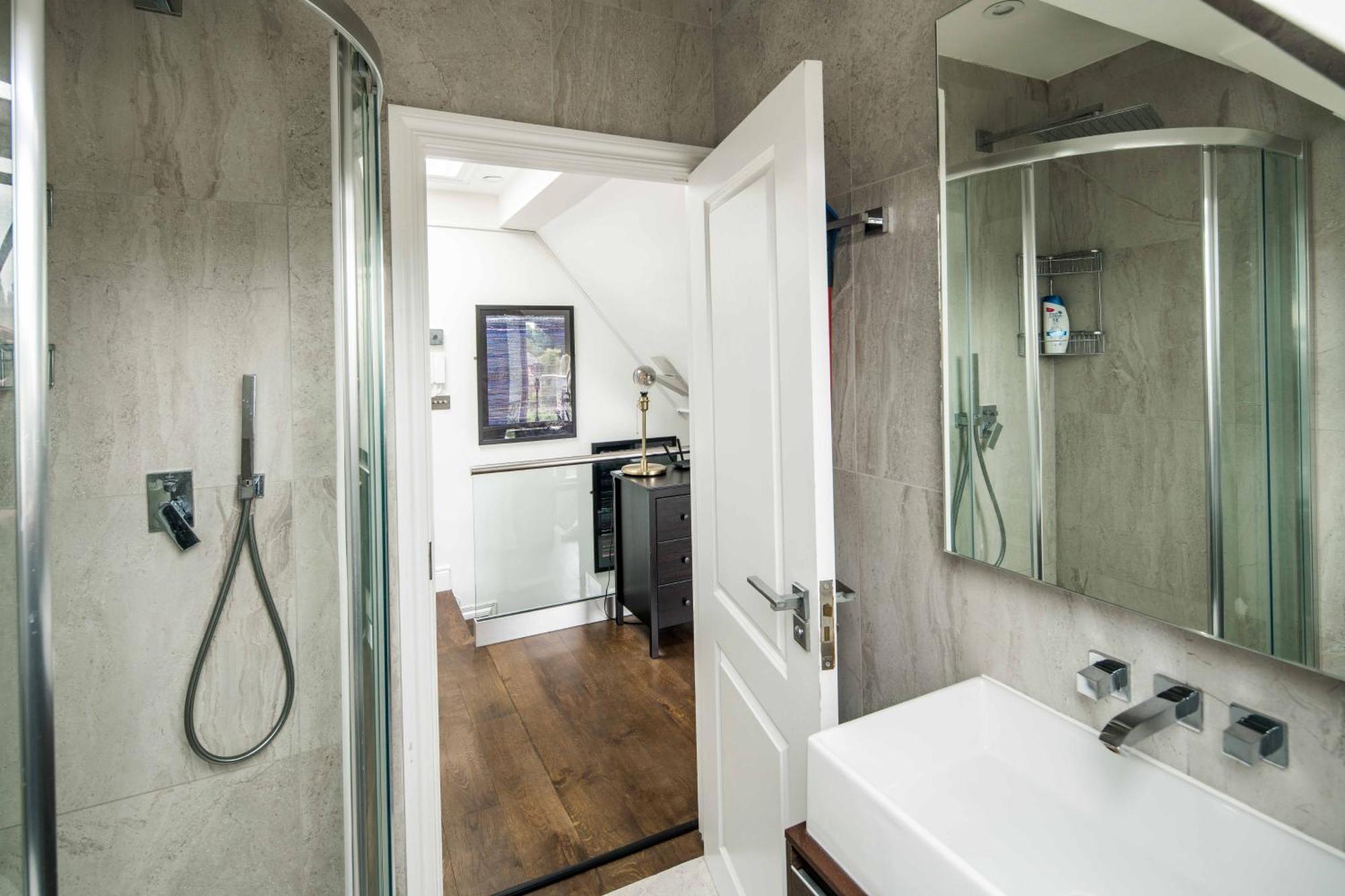 Appartement Sleek And Stylish 1bd With Balcony, Hammersmith Londen