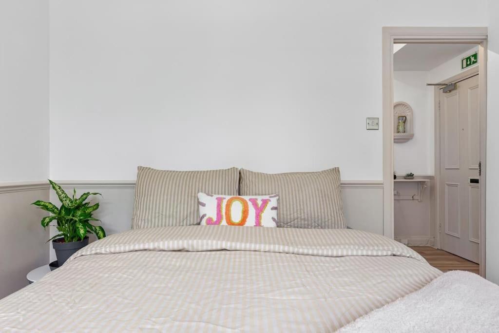 Appartement Brand New 3 Bedroom Flat In *