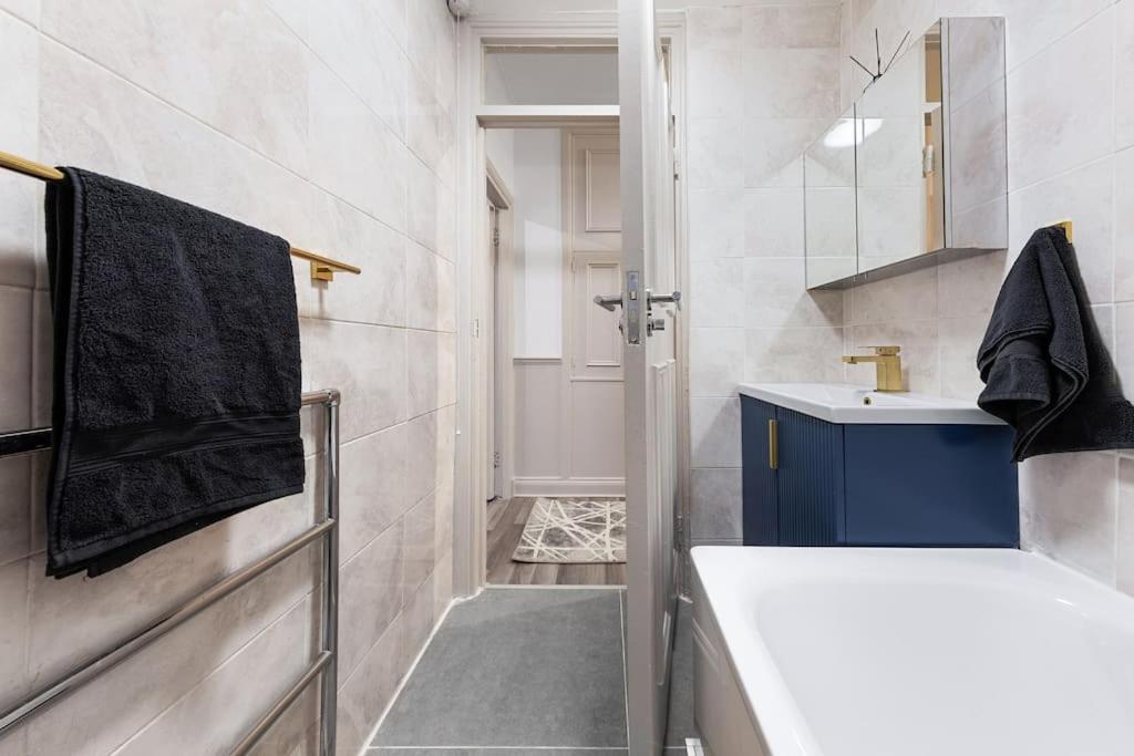 Brand New 3 Bedroom Flat In Appartement Londen