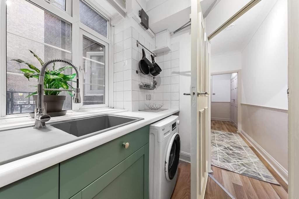 Brand New 3 Bedroom Flat In Appartement Londen