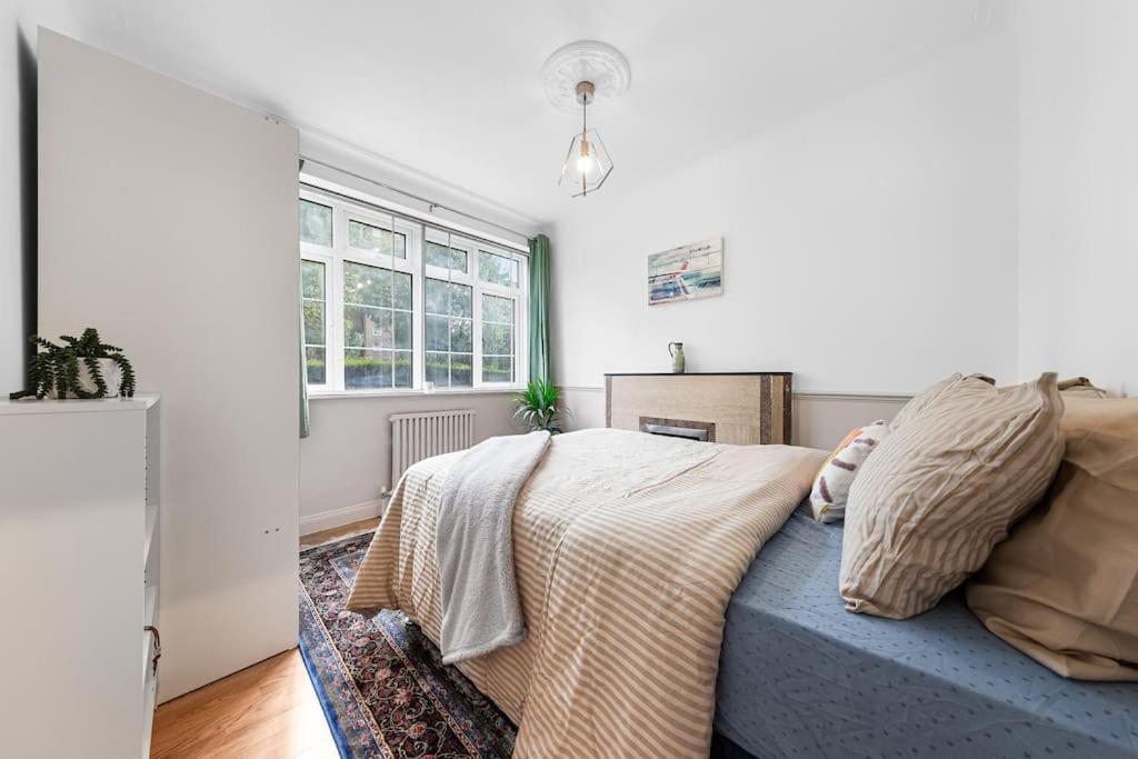 Appartement Brand New 3 Bedroom Flat In Londen