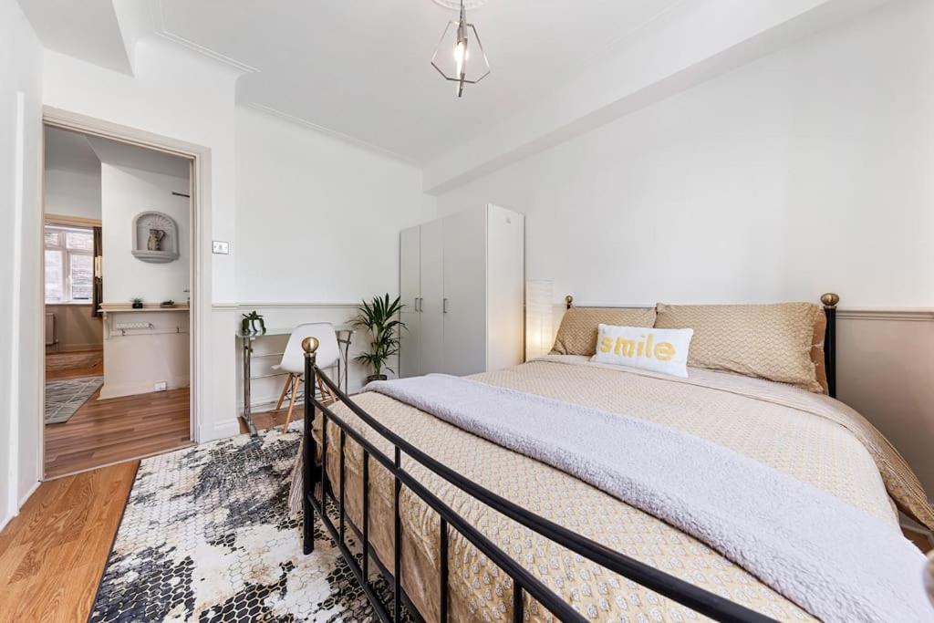 Brand New 3 Bedroom Flat In Londen