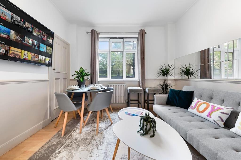 Brand New 3 Bedroom Flat In Appartement *