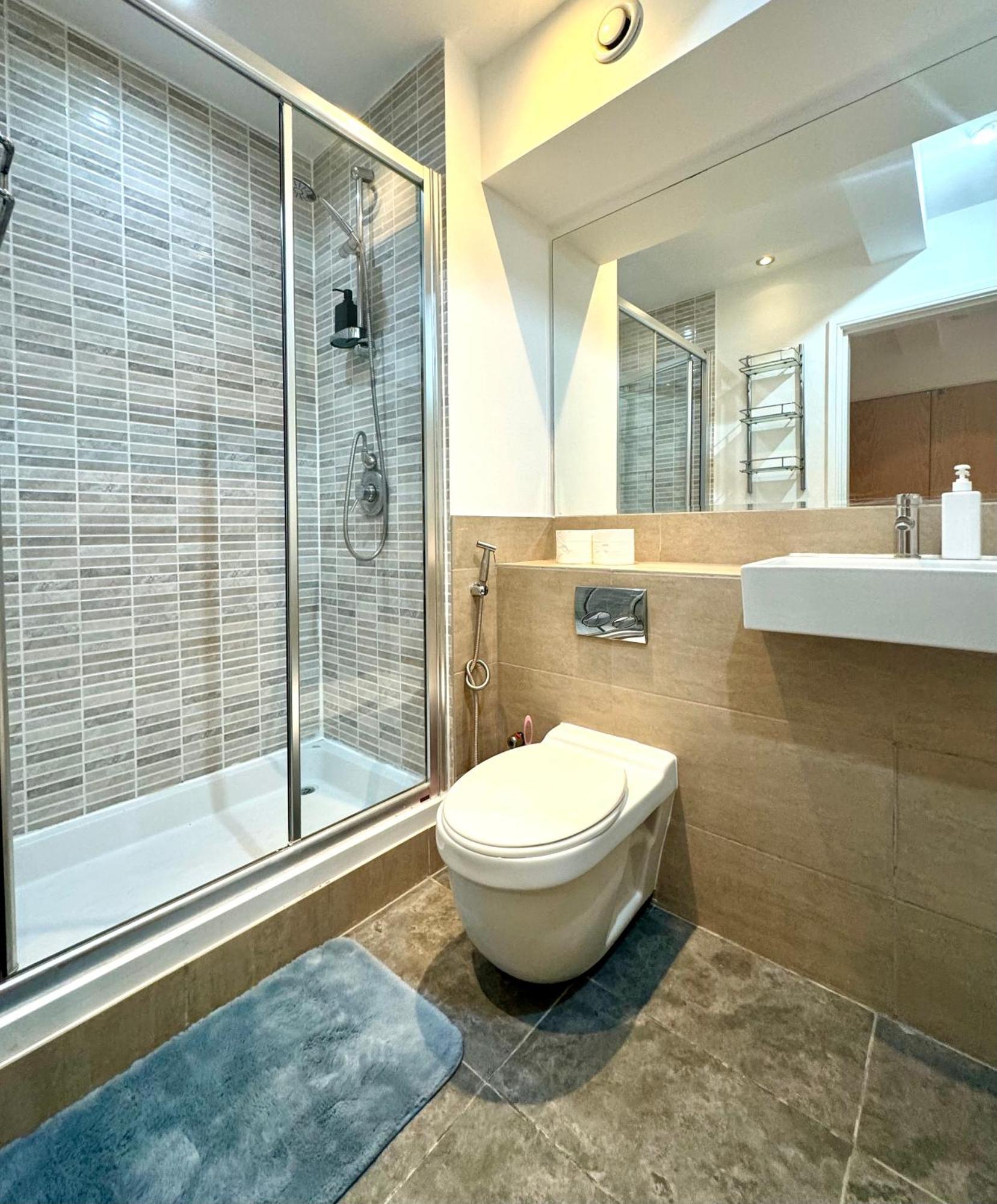 The Crib - 3 Bedroom Central By Wild Appartement Londen