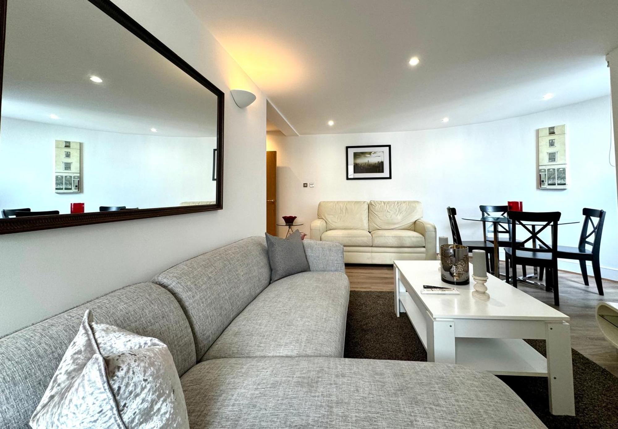 The Crib - 3 Bedroom Central By Wild Appartement Londen