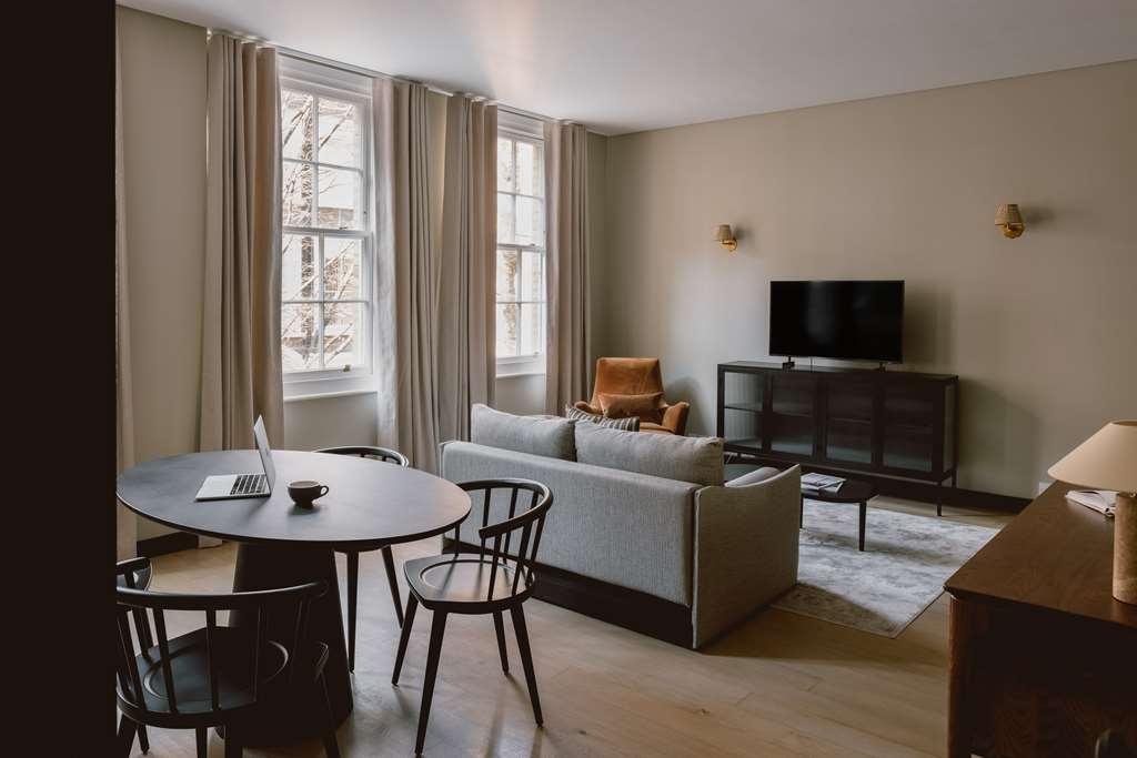 Native Kings Wardrobe Hotel London