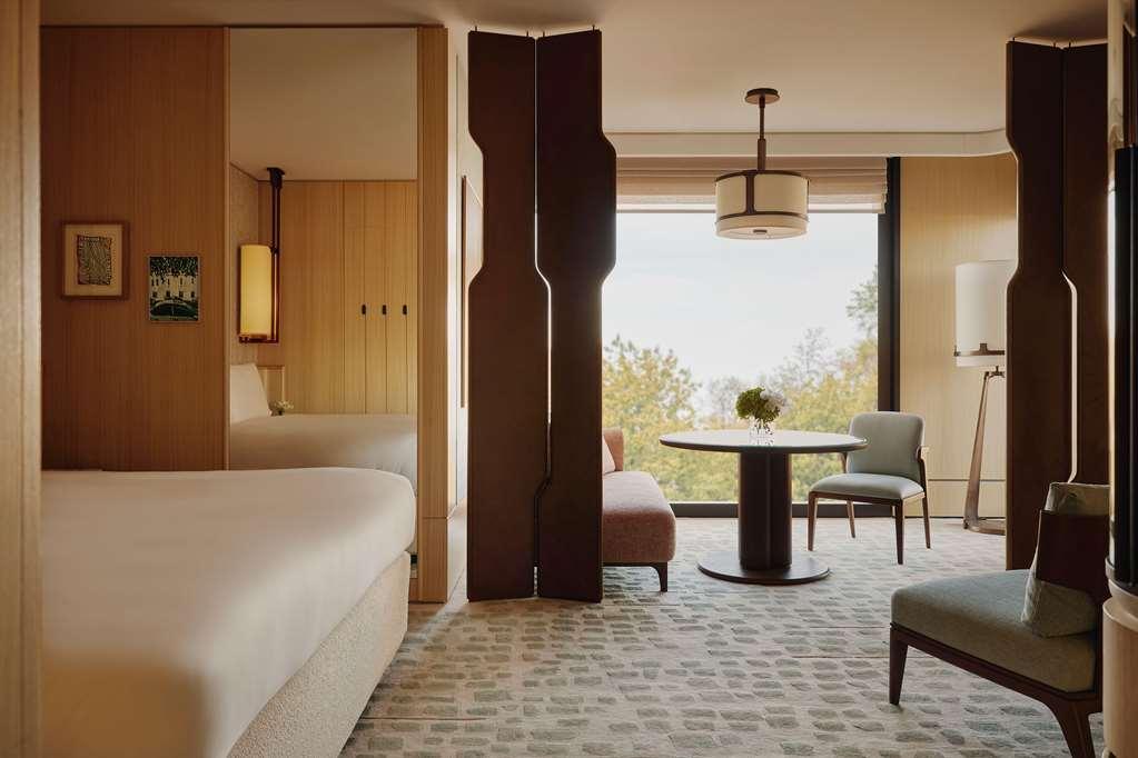 The Emory, Maybourne Collection Hotel