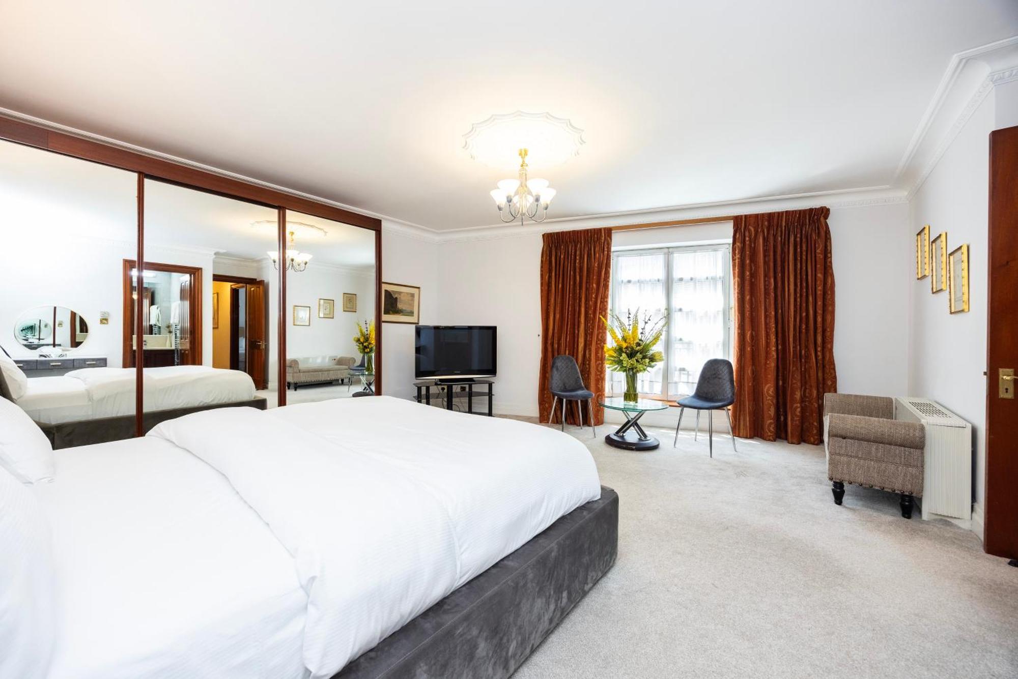 Carlton Court - Mayfair 5* Londen