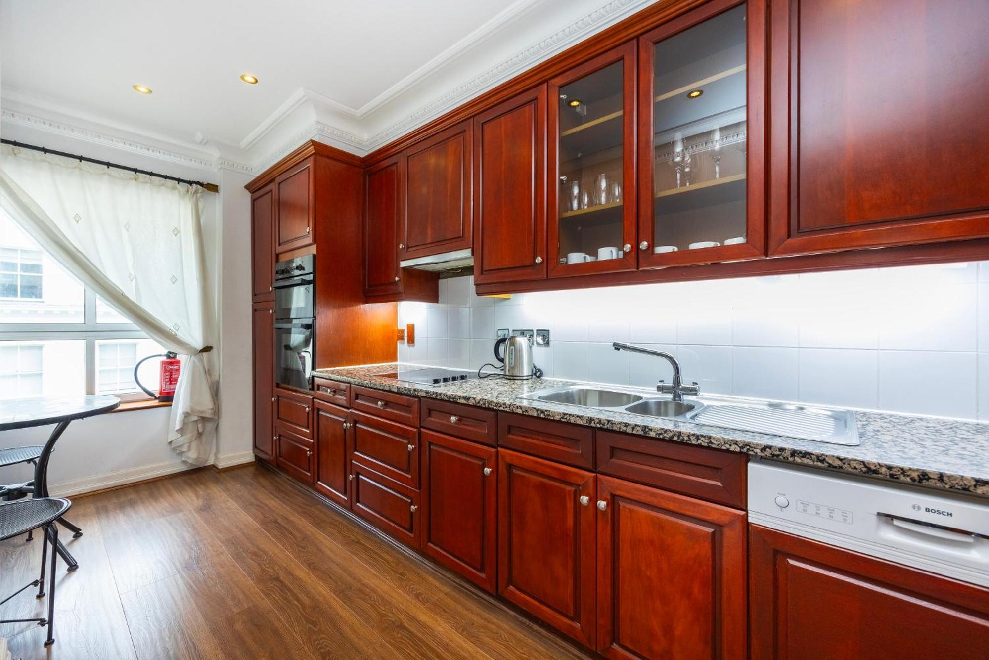 Carlton Court - Mayfair Londen