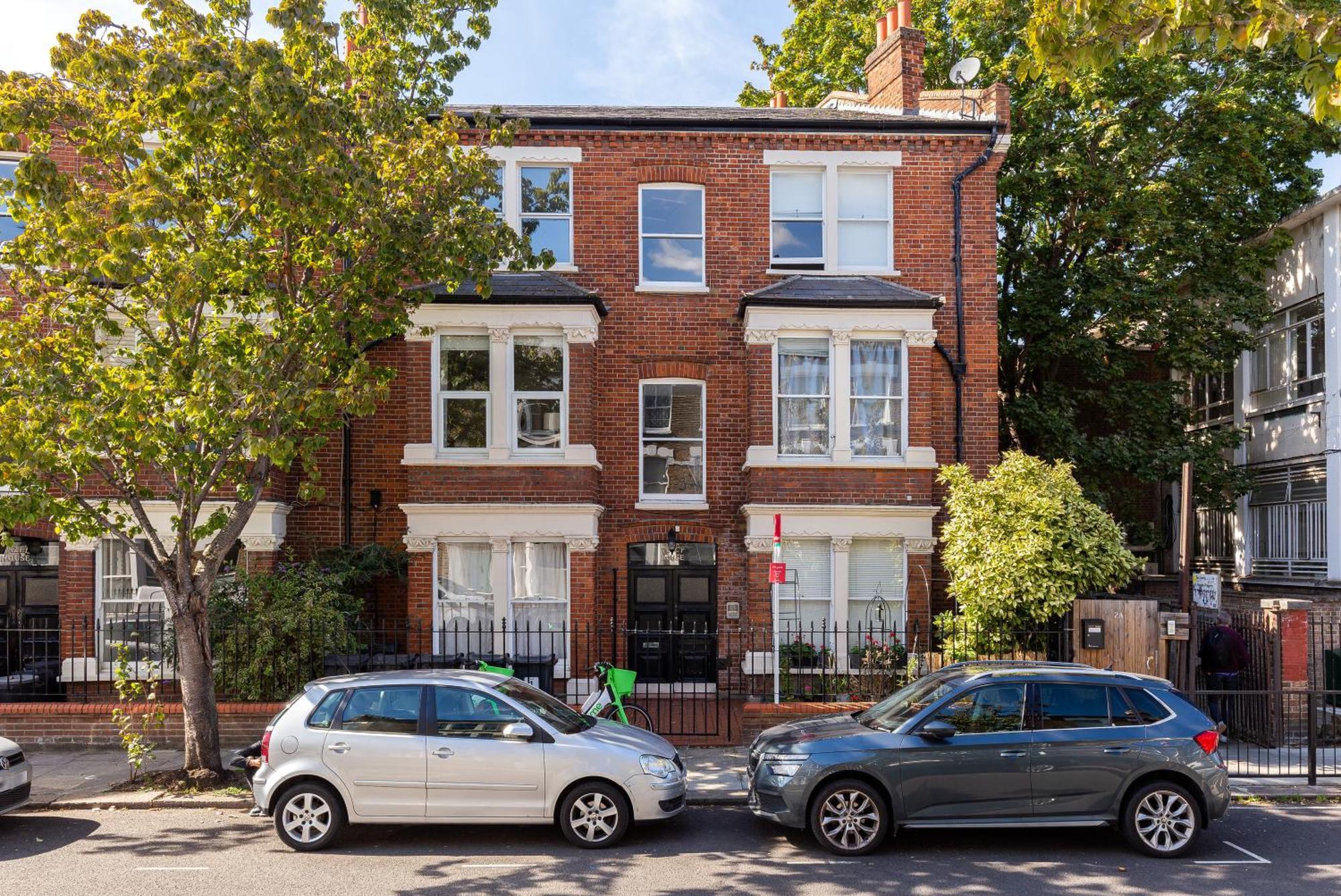 Apartment The Goldhawk Road London