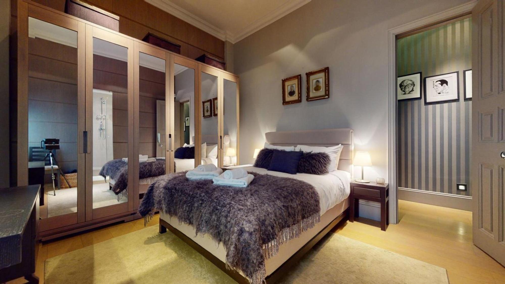 Deluxe - Cadogan Square London