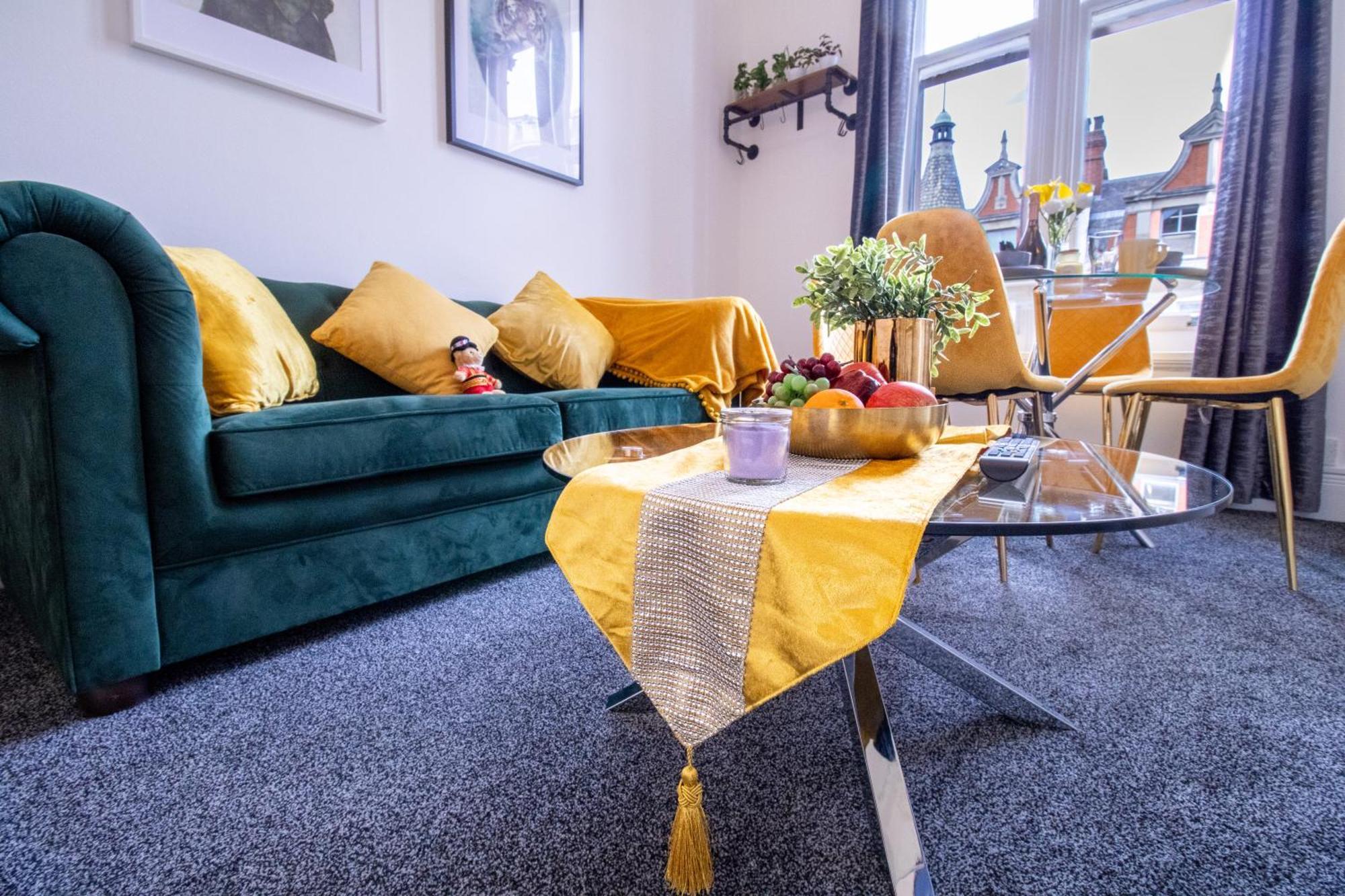 1-bedroom Flat In London's Shopping District 6gc Apartment London