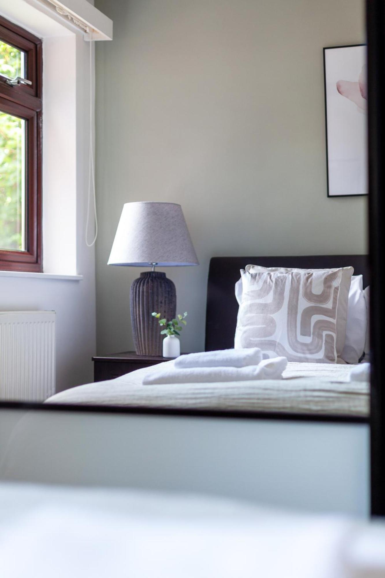 The Ealing Collection Apartment *