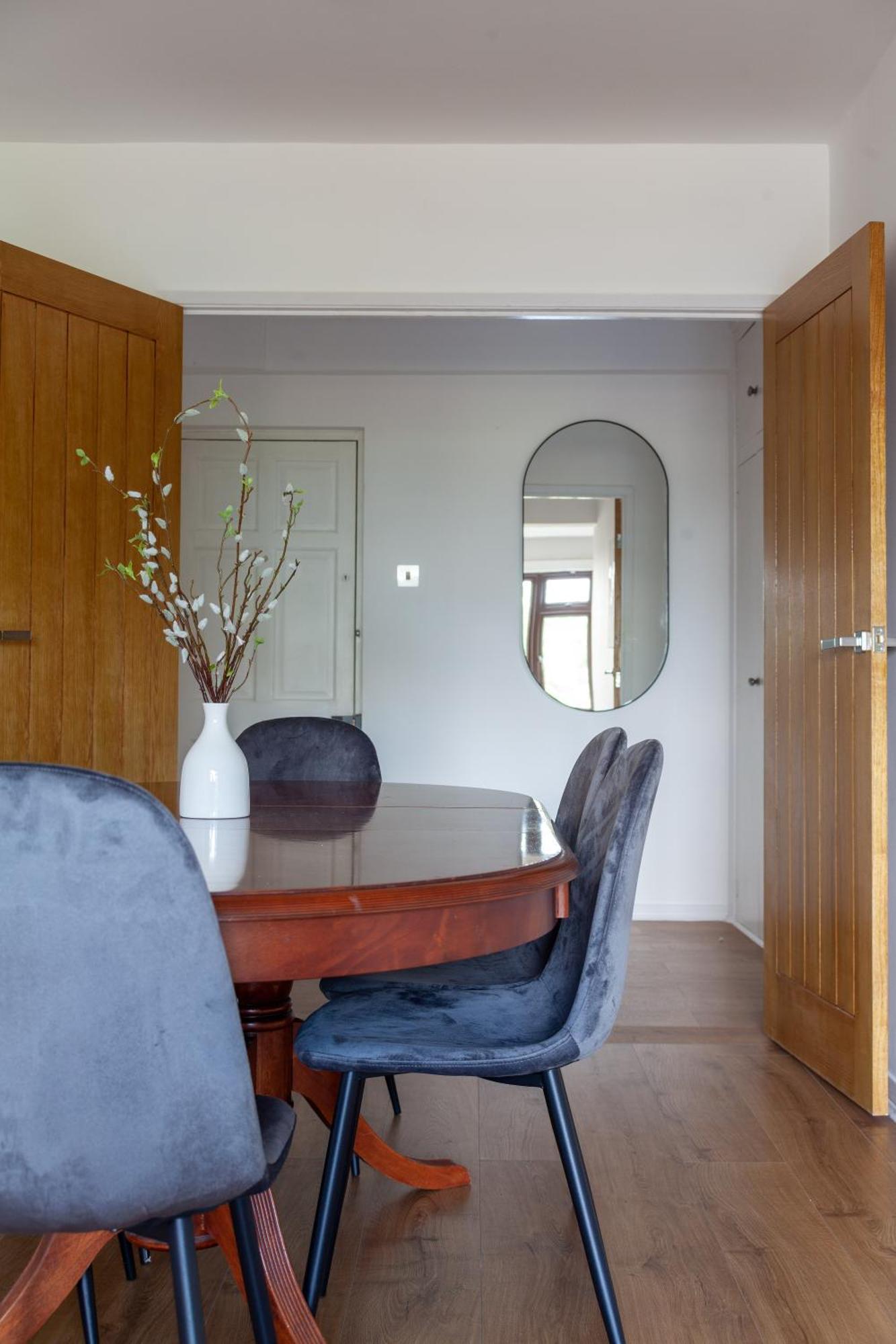 The Ealing Collection Apartment *