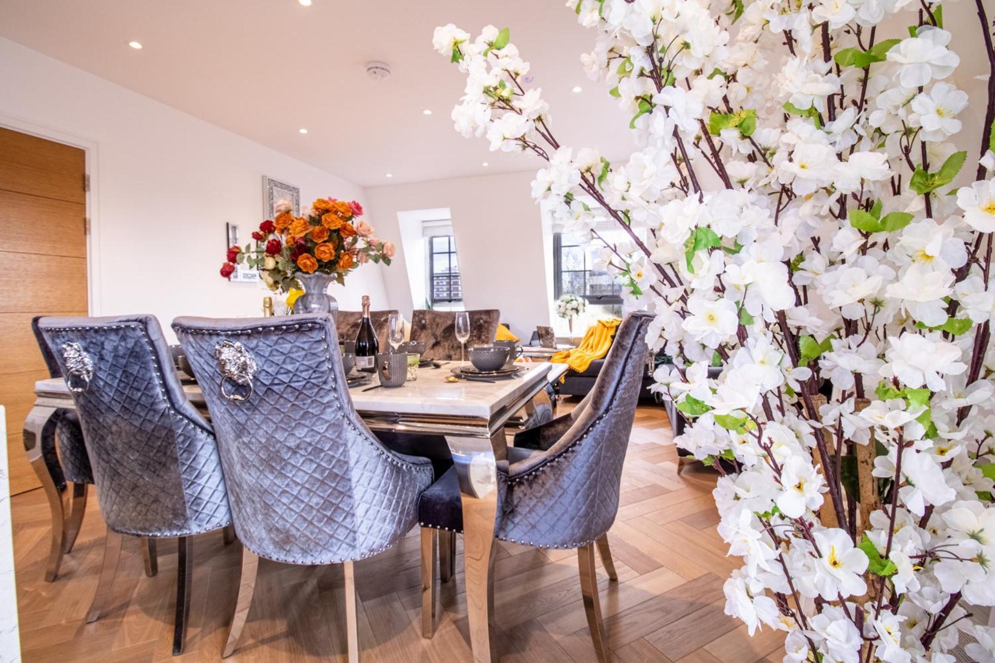 Elegant 3-bedroom Penthouse In Marble Arch 70 * Londen