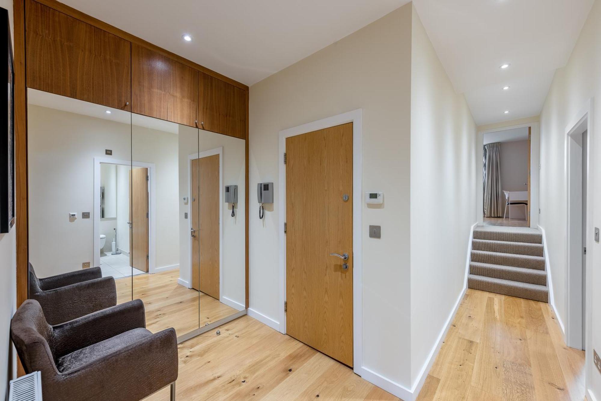 Moments From Hyde Park & Notting Hill With Free Luggage Storage And Washing Machine Apartment London