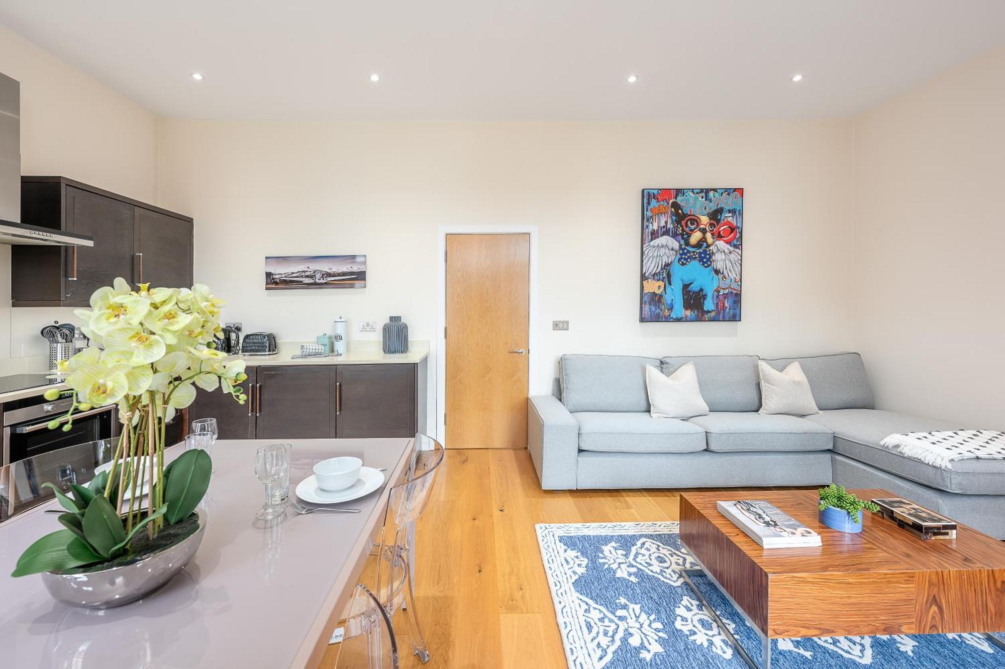 Moments From Hyde Park & Notting Hill With Free Luggage Storage And Washing Machine London