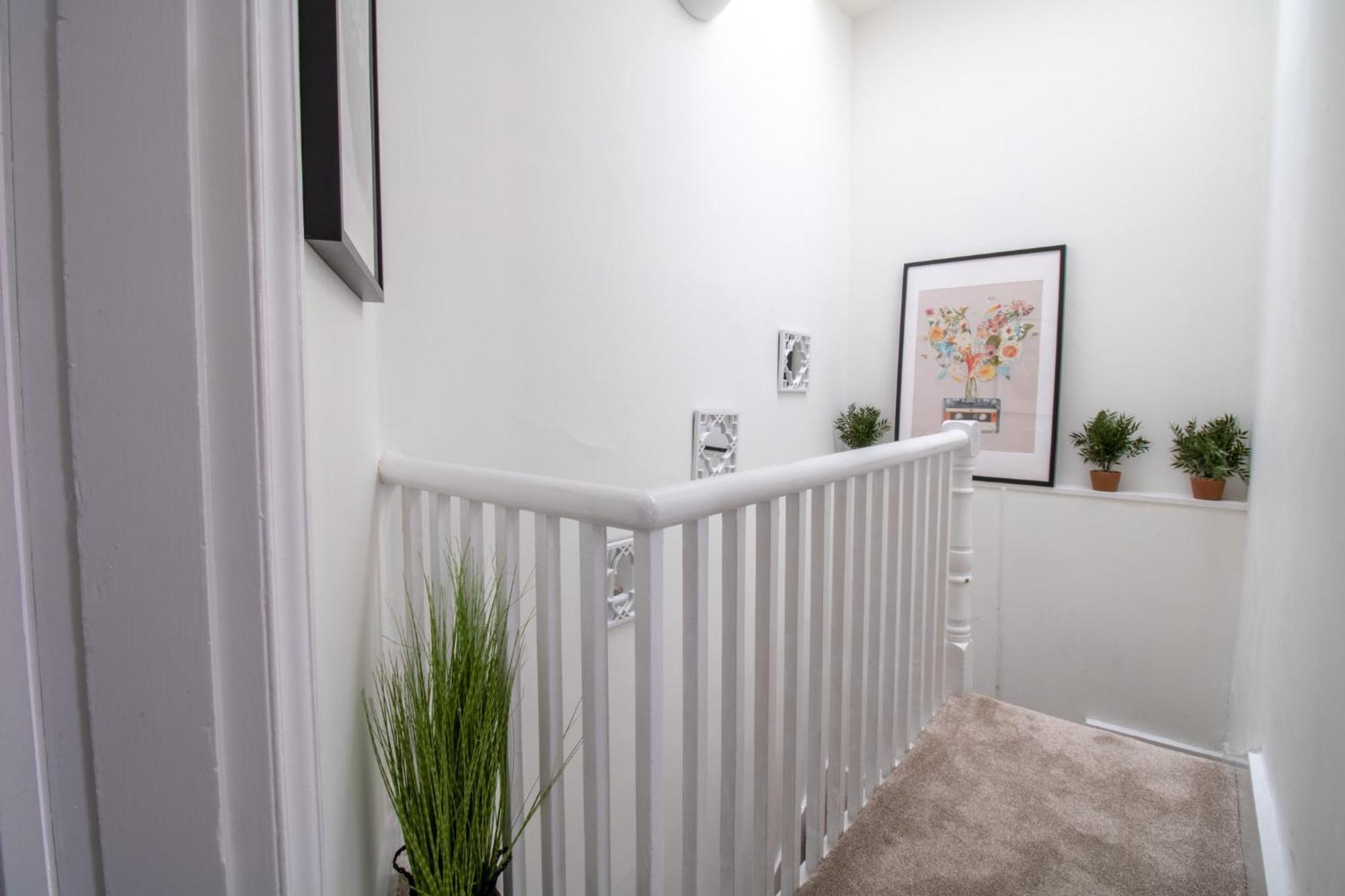 Mayfair Maisonette Chic Spacious 2-bed - 33a London