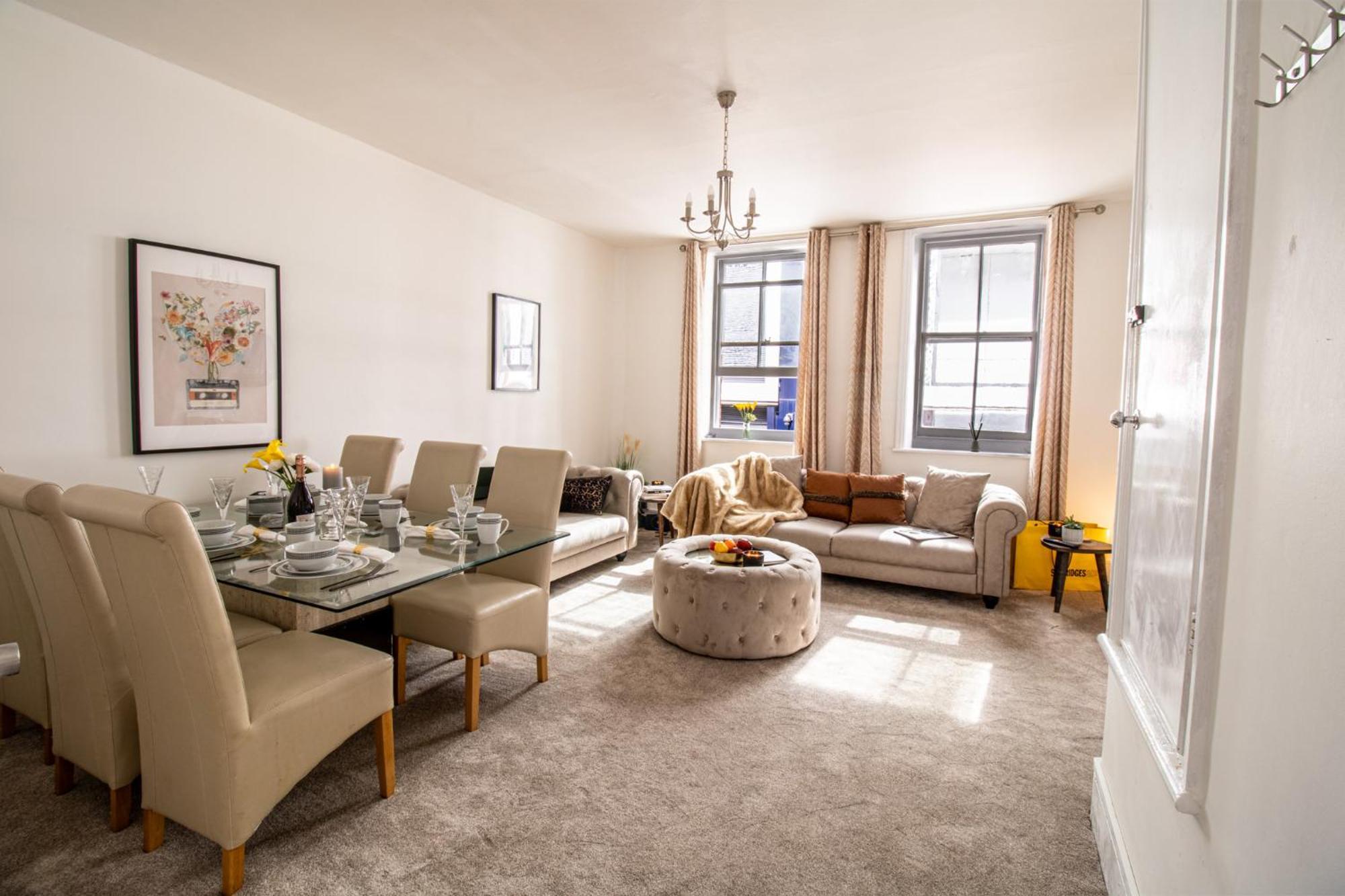 Mayfair Maisonette Chic Spacious 2-bed - 33a * London