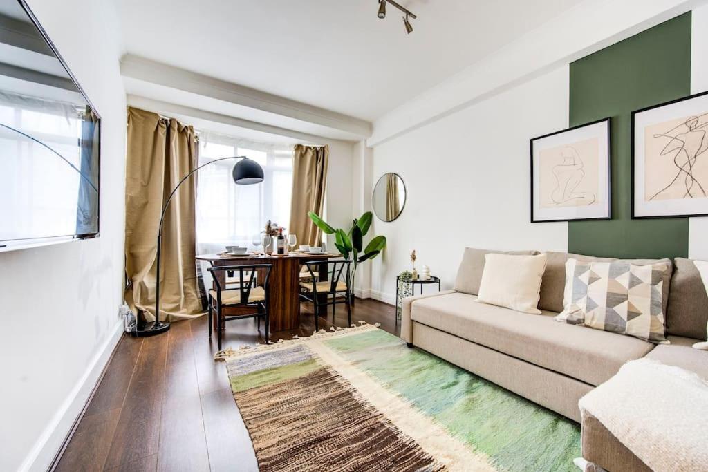 Hyde Park Apartment London