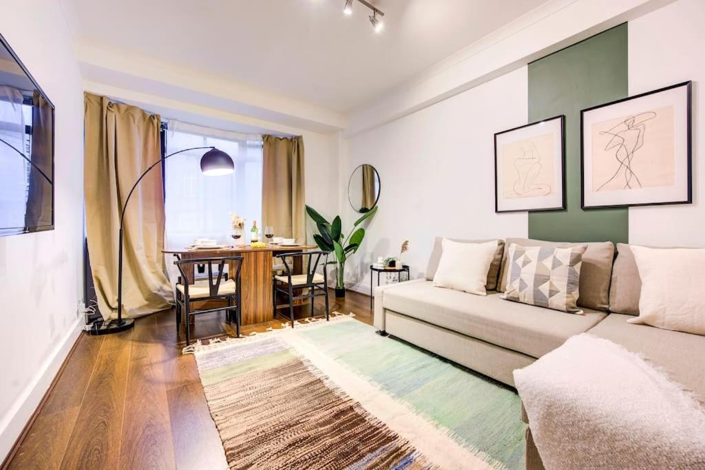 Hyde Park Apartment