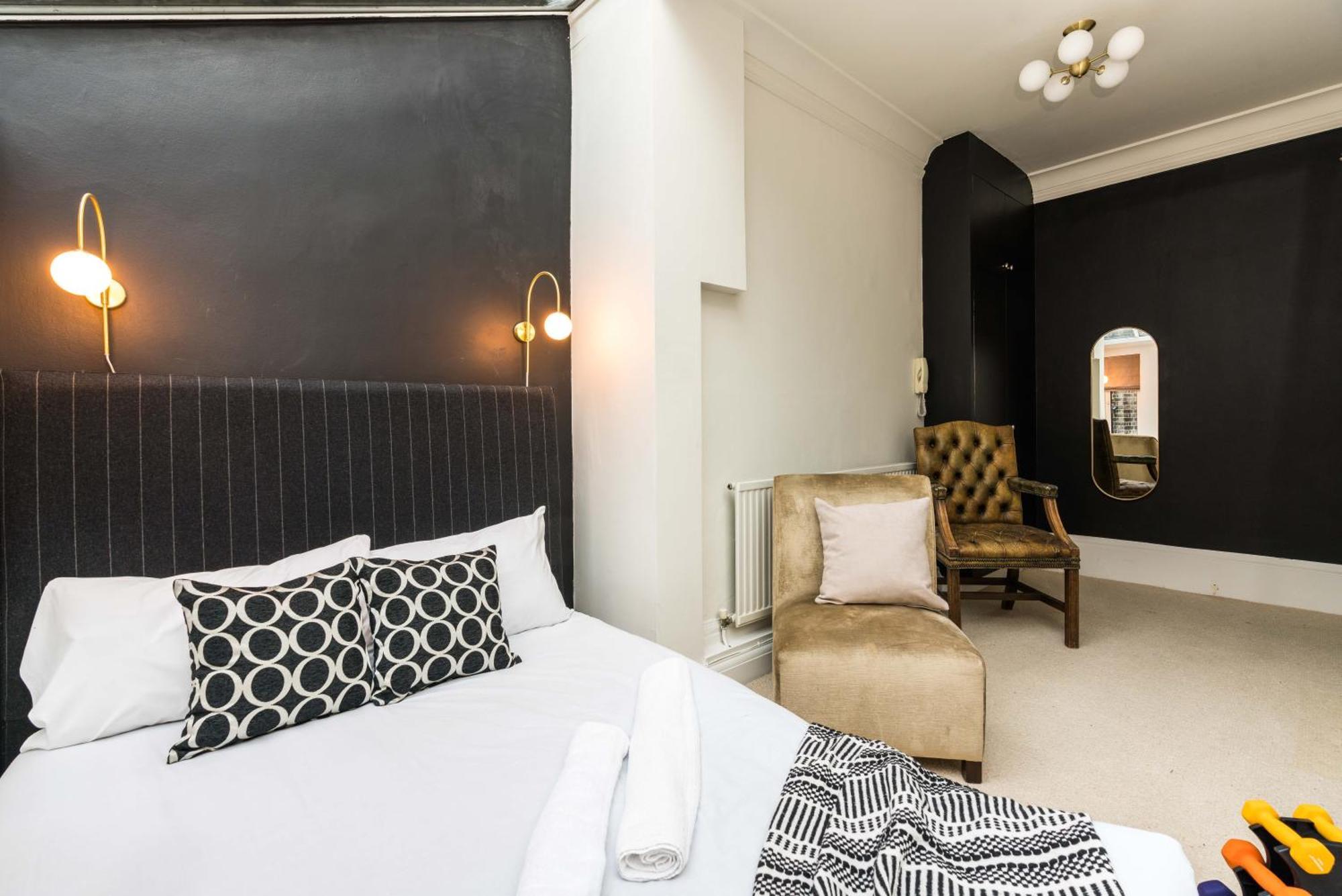 Buckinghampalace-belgravia-saintsjames-trafalgar Square-victoria * Londen