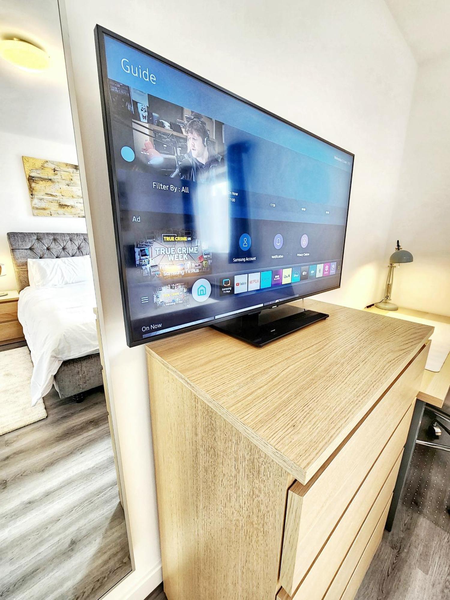 Brand New Flat - Canary Wharf Apartment
